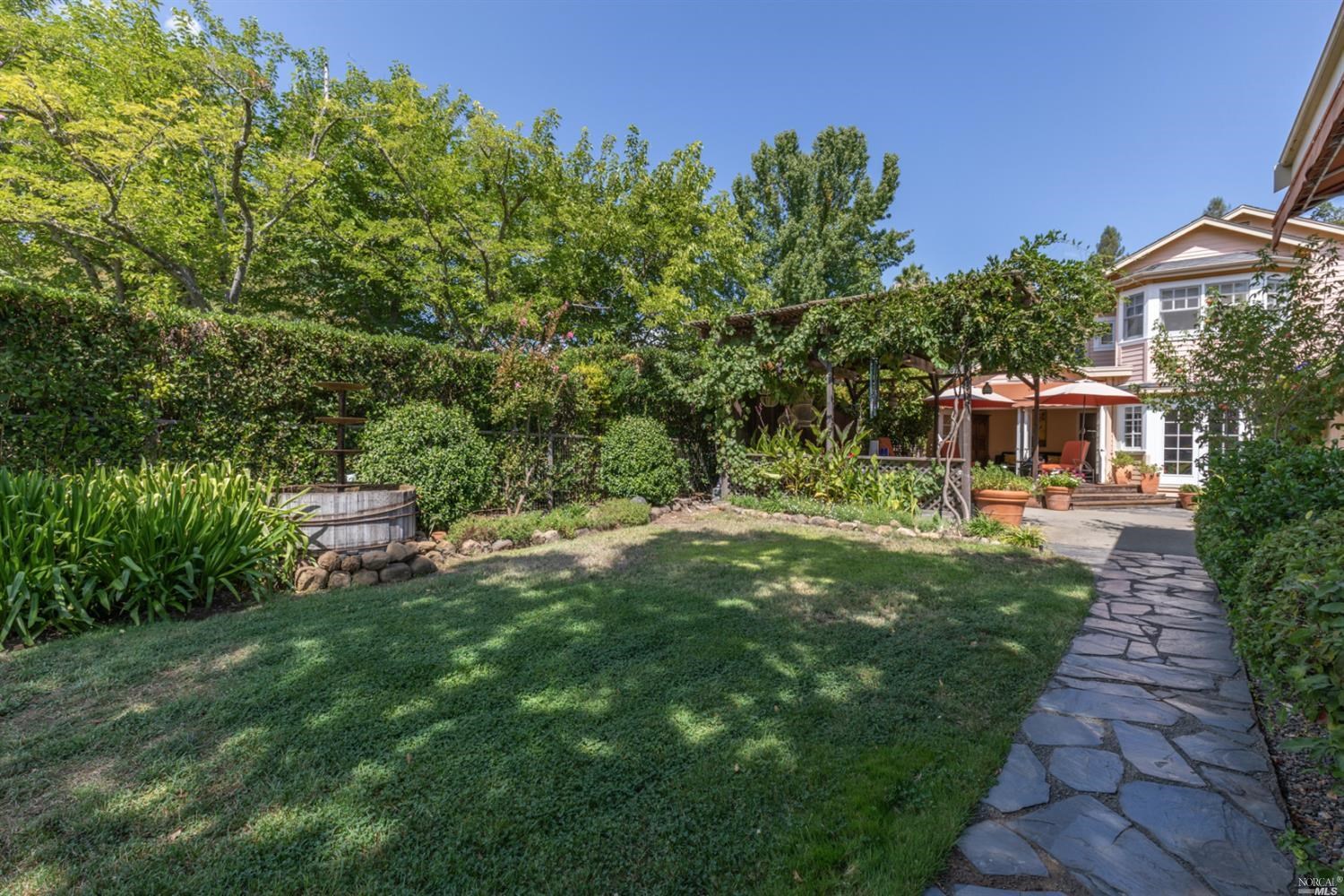 1655 Scott Street St. Helena CA 94574