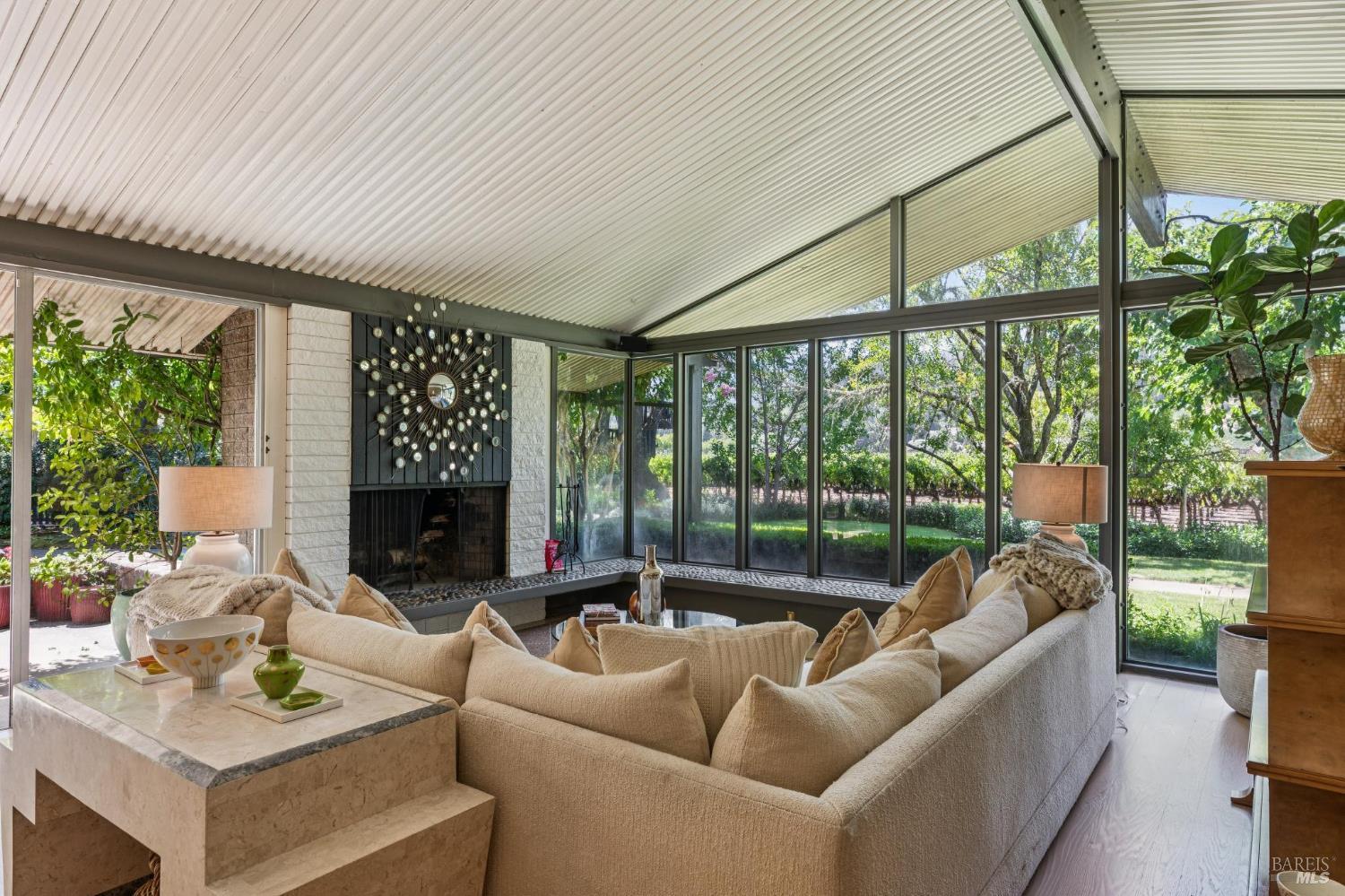1819 Zinfandel Lane St. Helena CA 94574