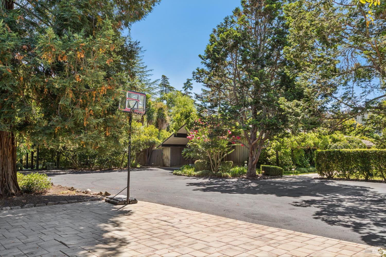 1819 Zinfandel Lane St. Helena CA 94574