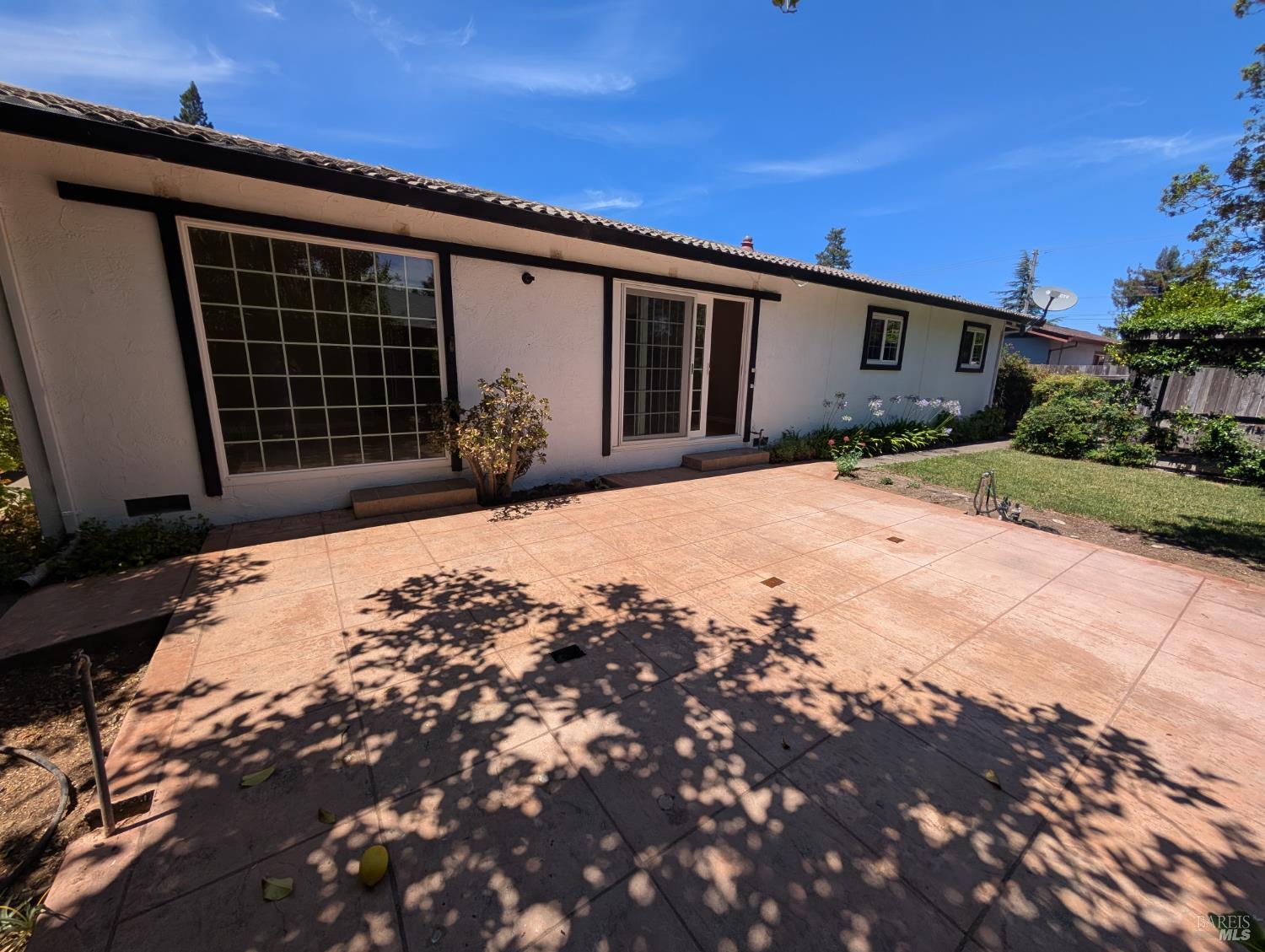 824 University Street Healdsburg CA 95448