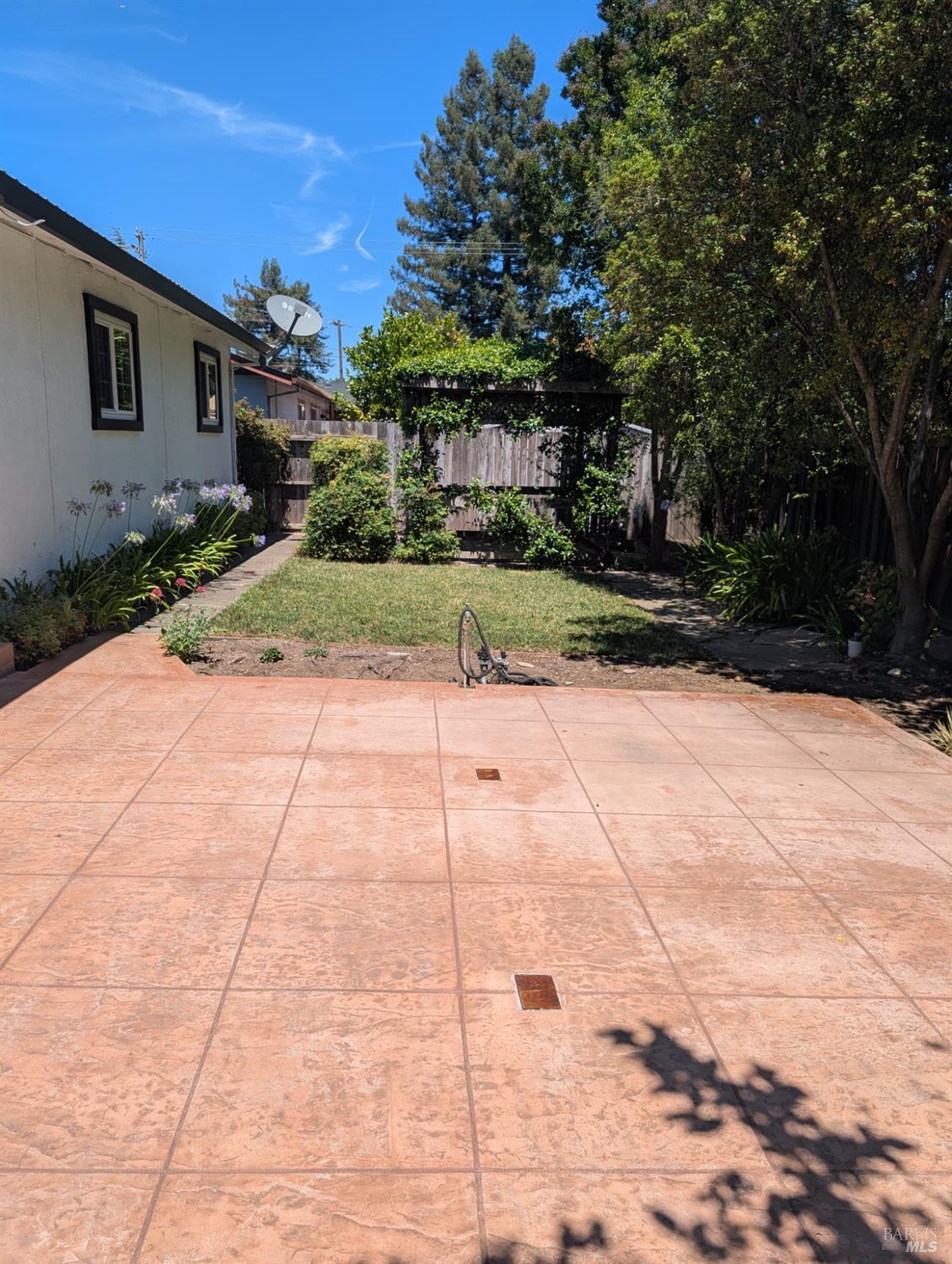 824 University Street Healdsburg CA 95448
