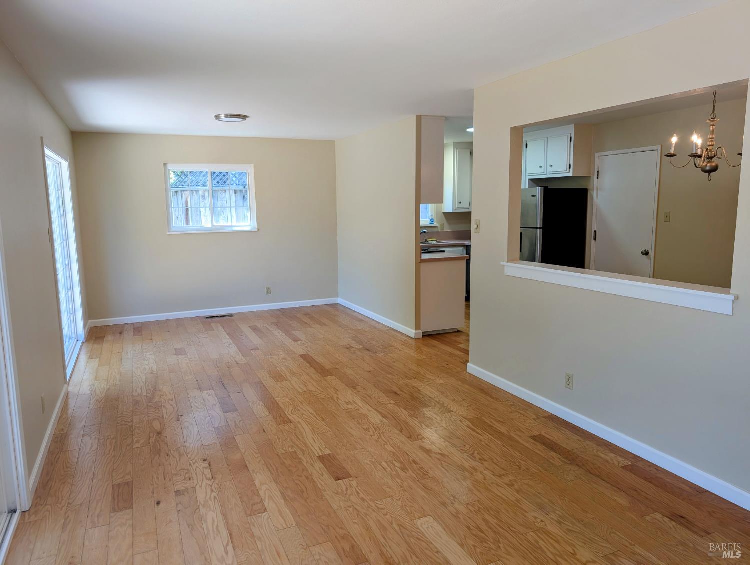 824 University Street Healdsburg CA 95448