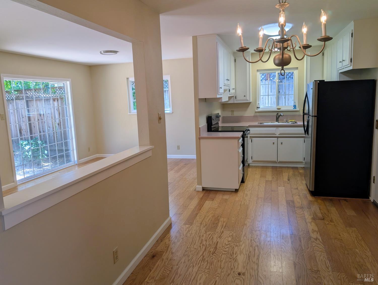 824 University Street Healdsburg CA 95448