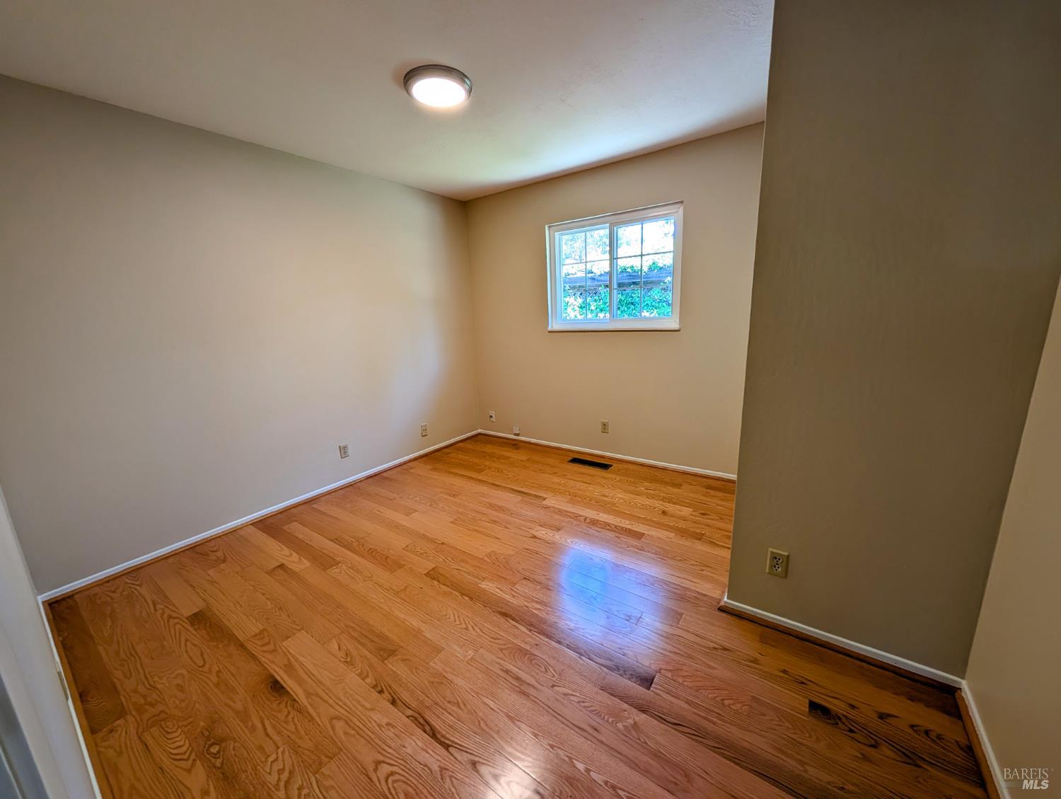 824 University Street Healdsburg CA 95448