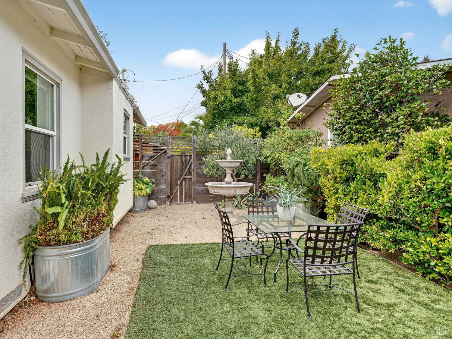 2 Bulson Court Napa CA 94559