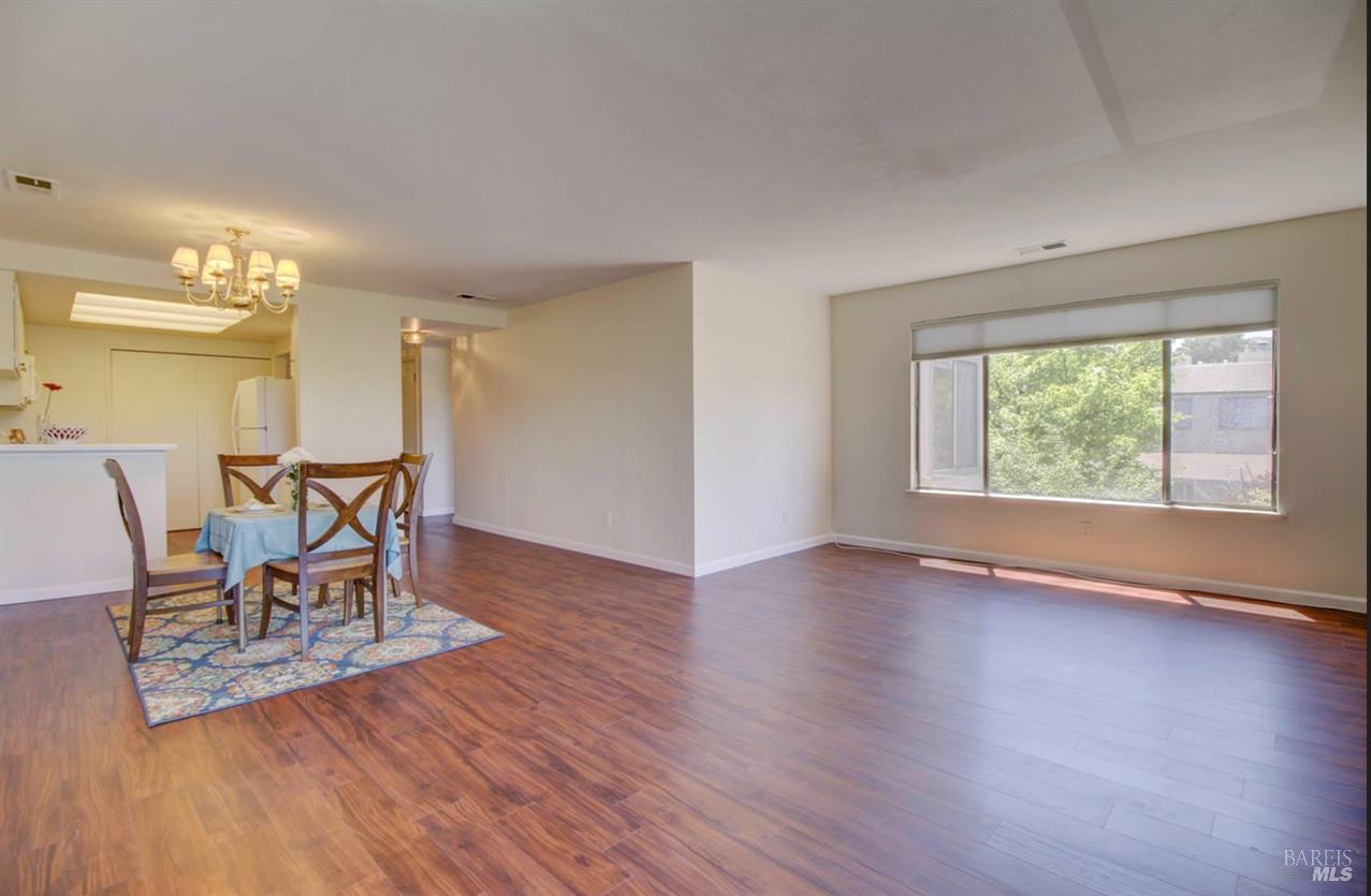 22 Lakeview Court Novato CA 94947