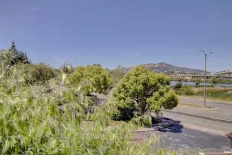 22 Lakeview Court Novato CA 94947