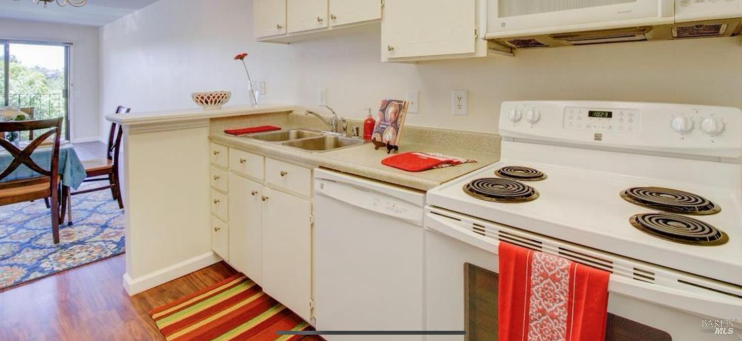 22 Lakeview Court Novato CA 94947