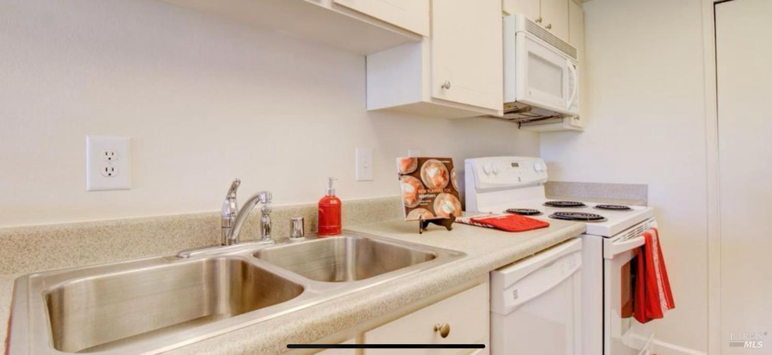 22 Lakeview Court Novato CA 94947