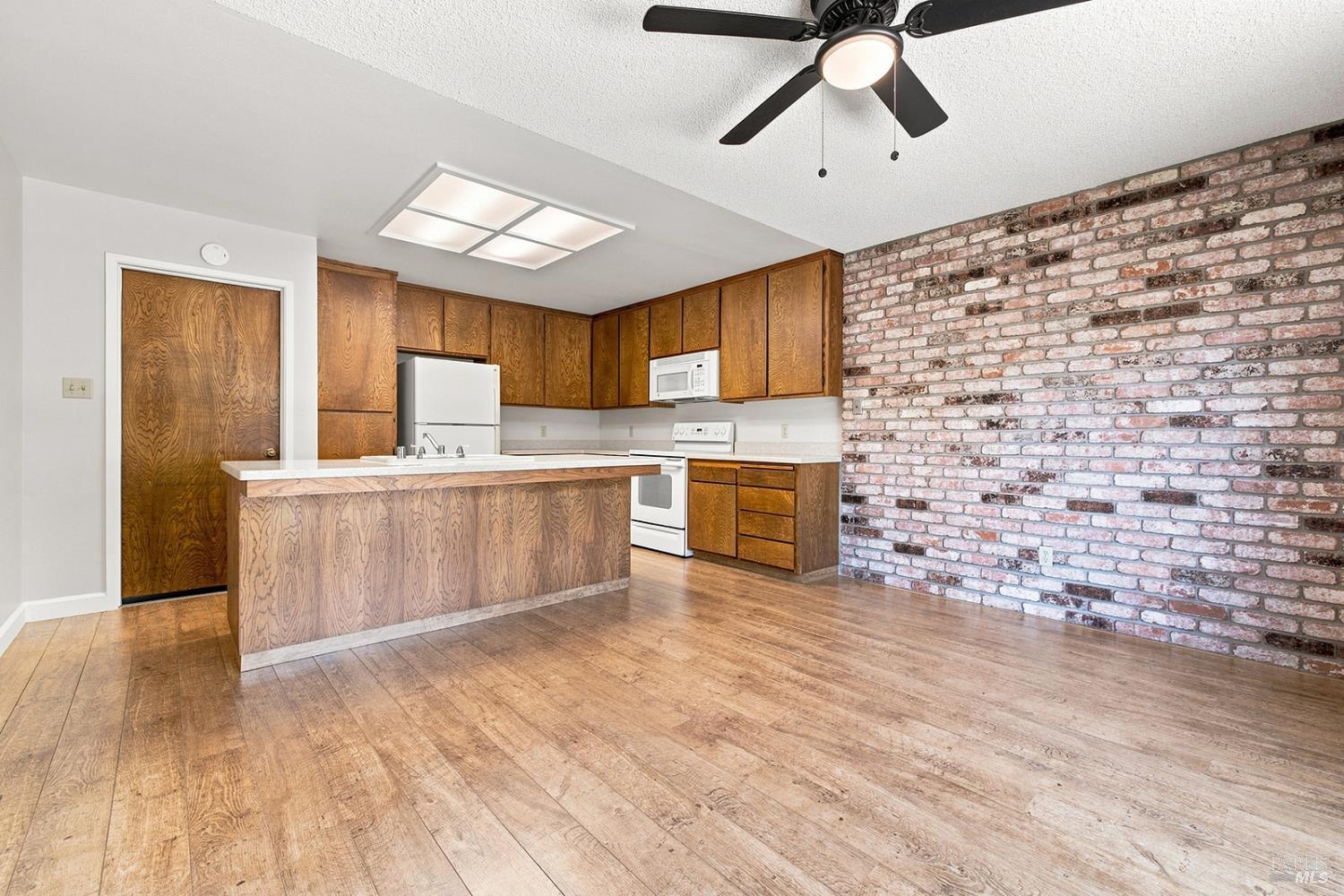 239 Monte Vista Avenue Healdsburg CA 95448