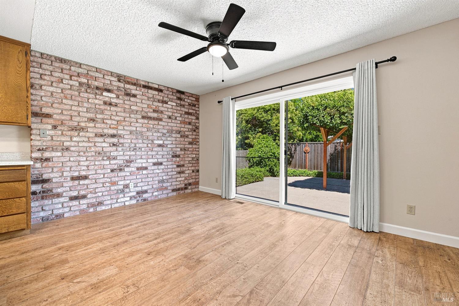 239 Monte Vista Avenue Healdsburg CA 95448
