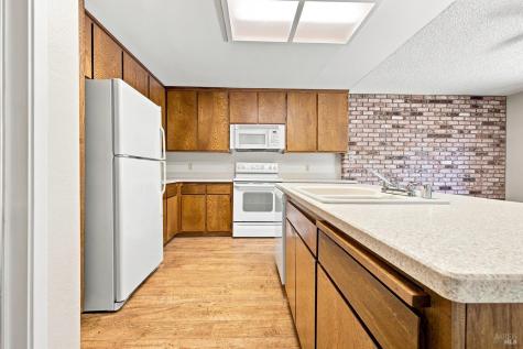 239 Monte Vista Avenue Healdsburg CA 95448