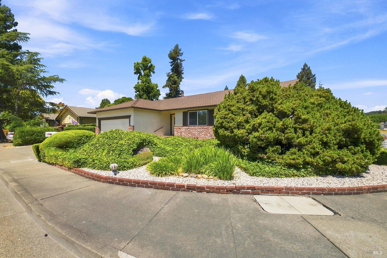 239 Monte Vista Avenue Healdsburg CA 95448