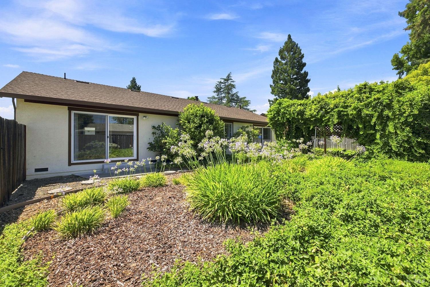 239 Monte Vista Avenue Healdsburg CA 95448