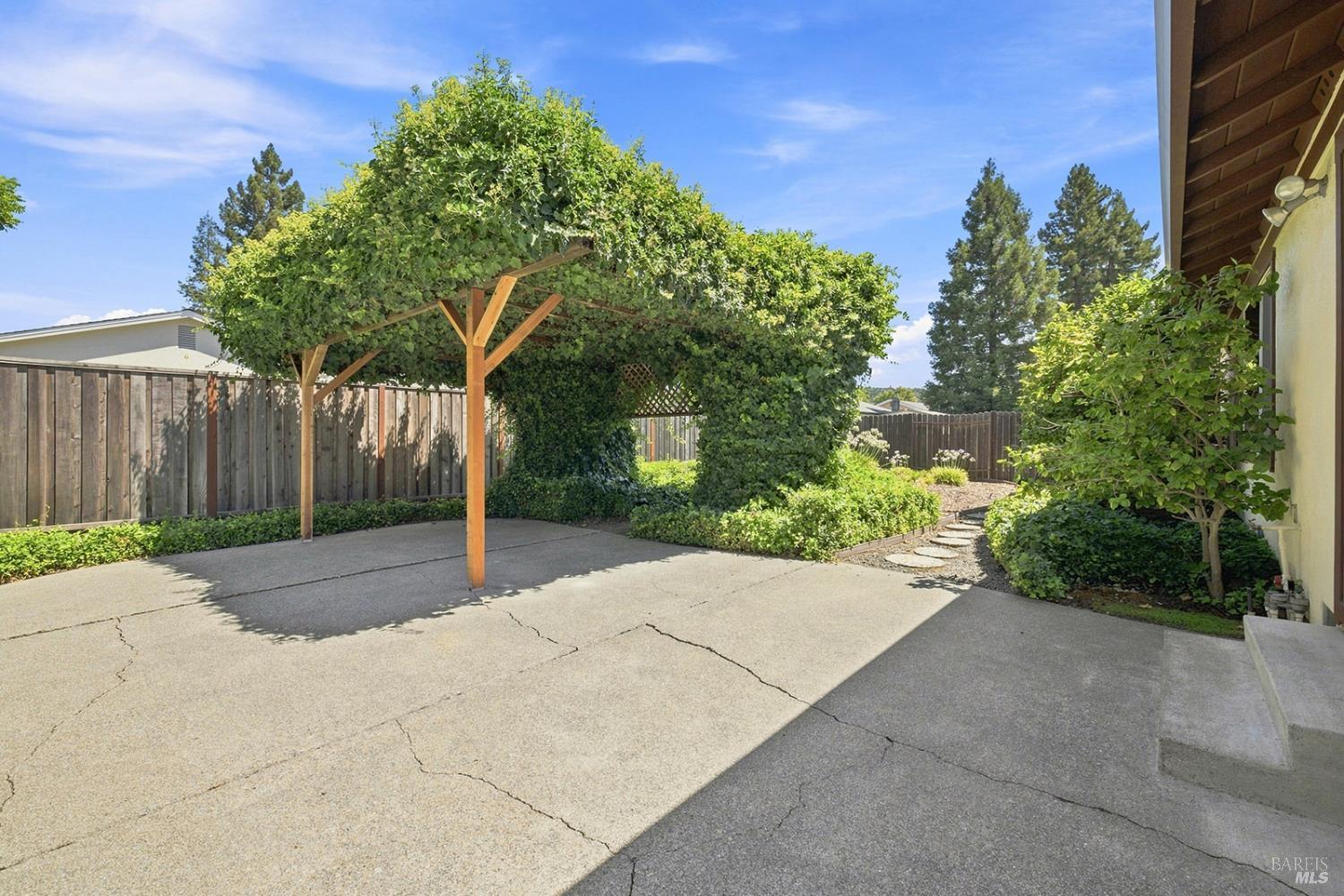 239 Monte Vista Avenue Healdsburg CA 95448