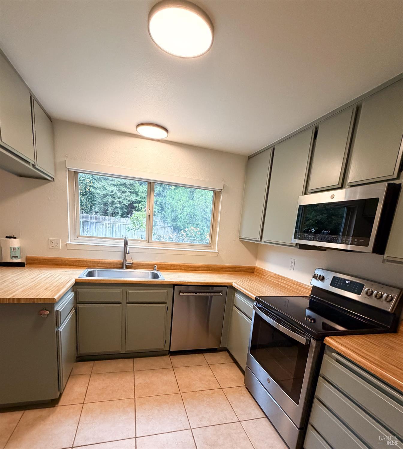 950 Pembroke Way Dixon CA 95620