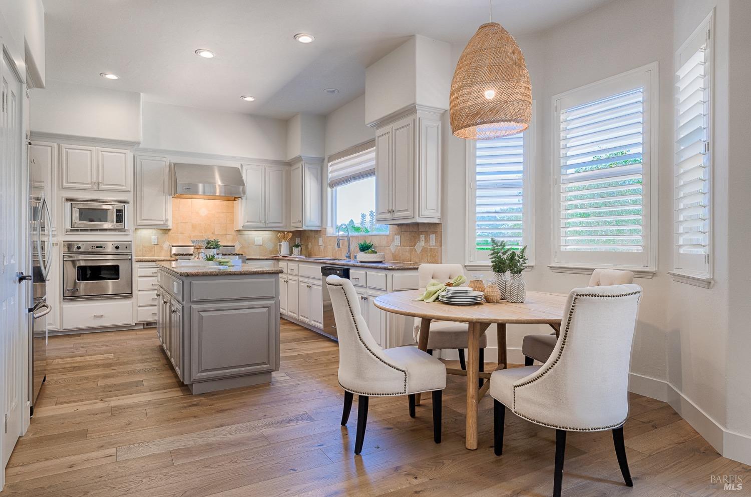 704 Hunt Avenue St. Helena CA 94574
