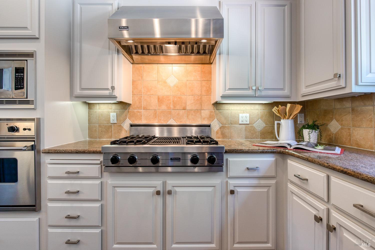 704 Hunt Avenue St. Helena CA 94574