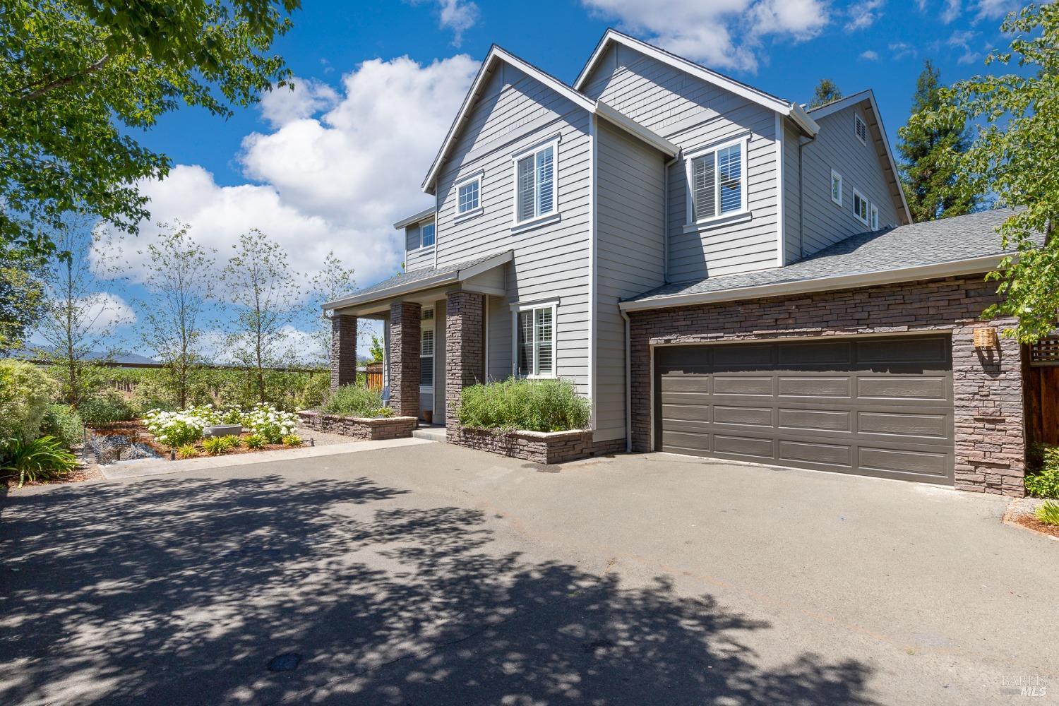 704 Hunt Avenue St. Helena CA 94574