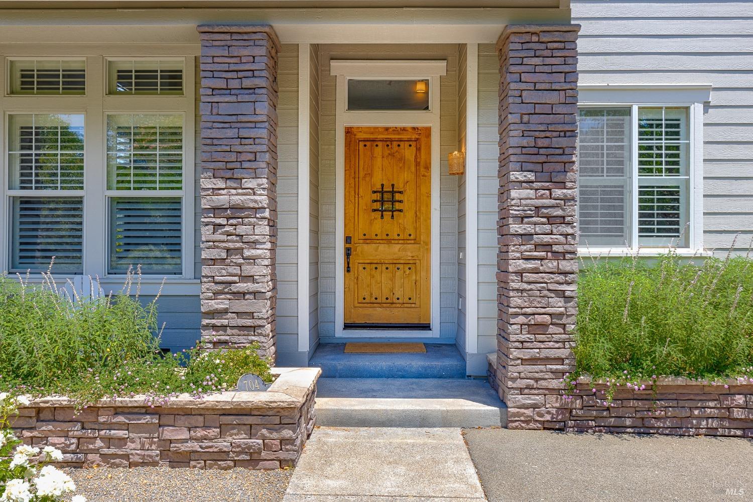 704 Hunt Avenue St. Helena CA 94574