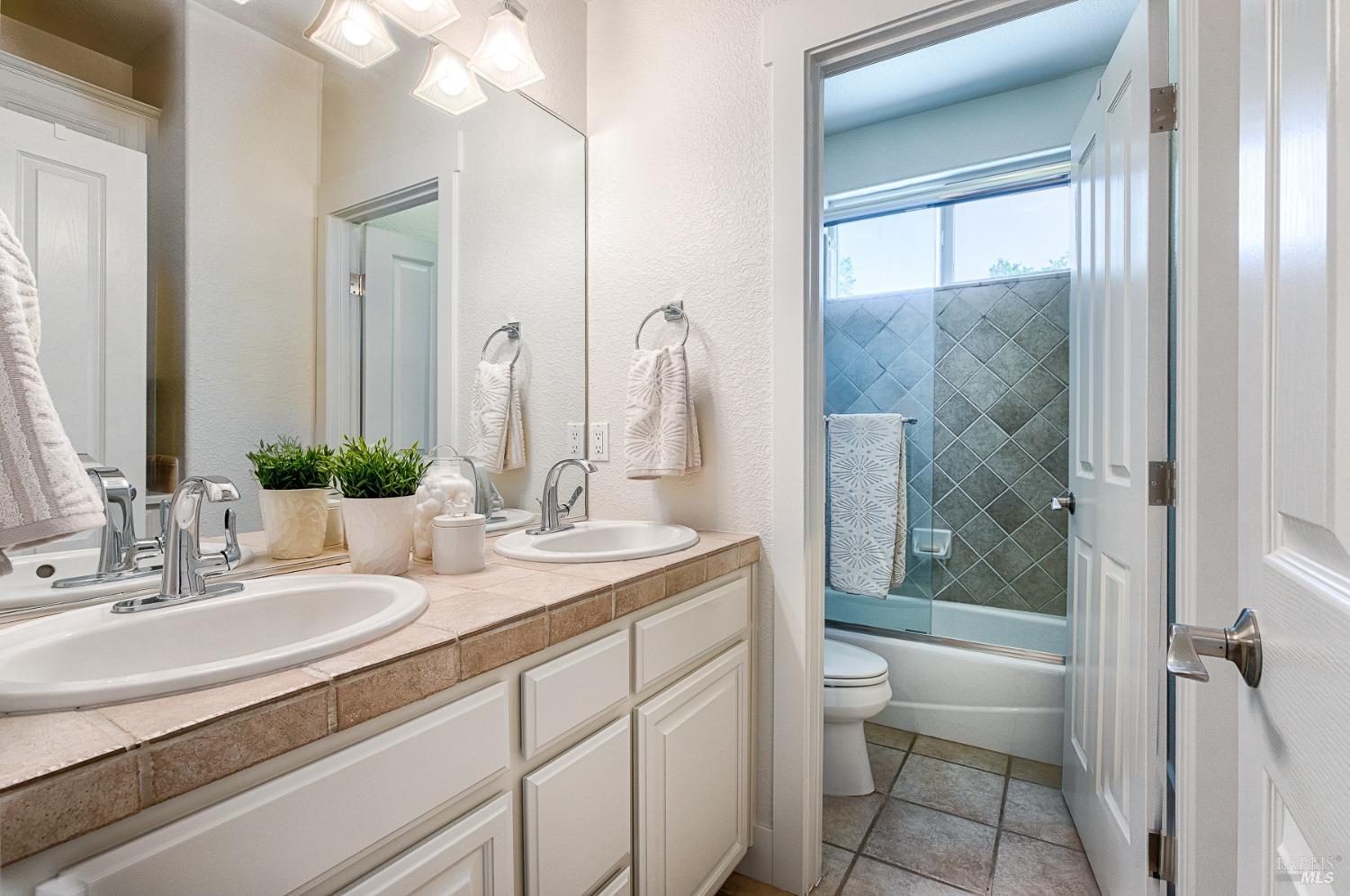704 Hunt Avenue St. Helena CA 94574