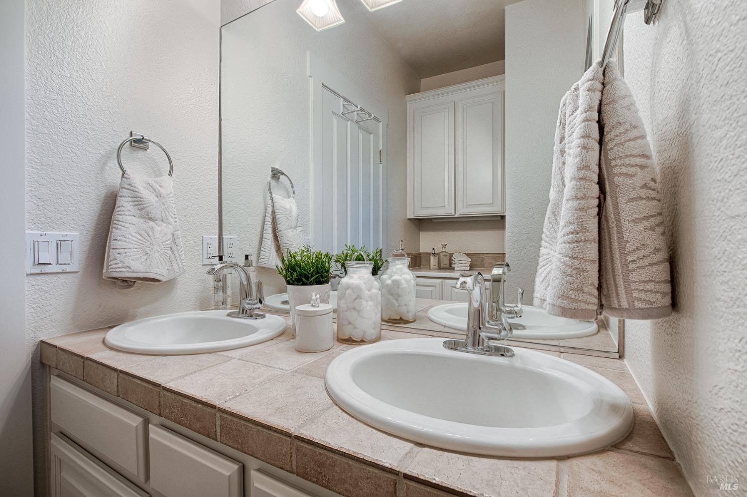 704 Hunt Avenue St. Helena CA 94574