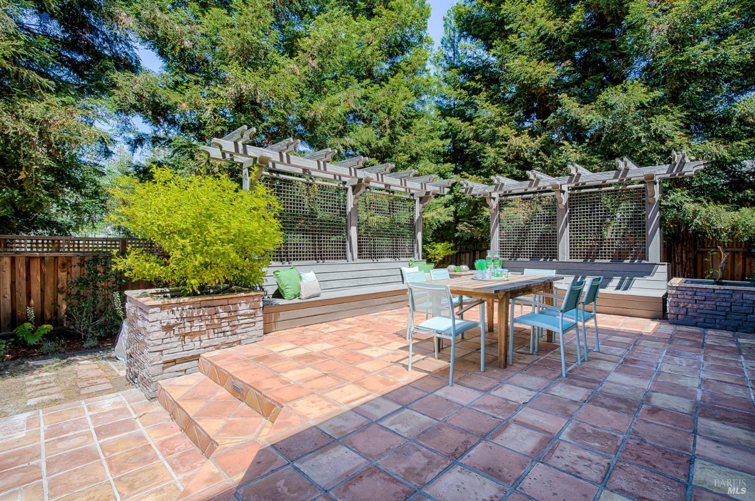 704 Hunt Avenue St. Helena CA 94574
