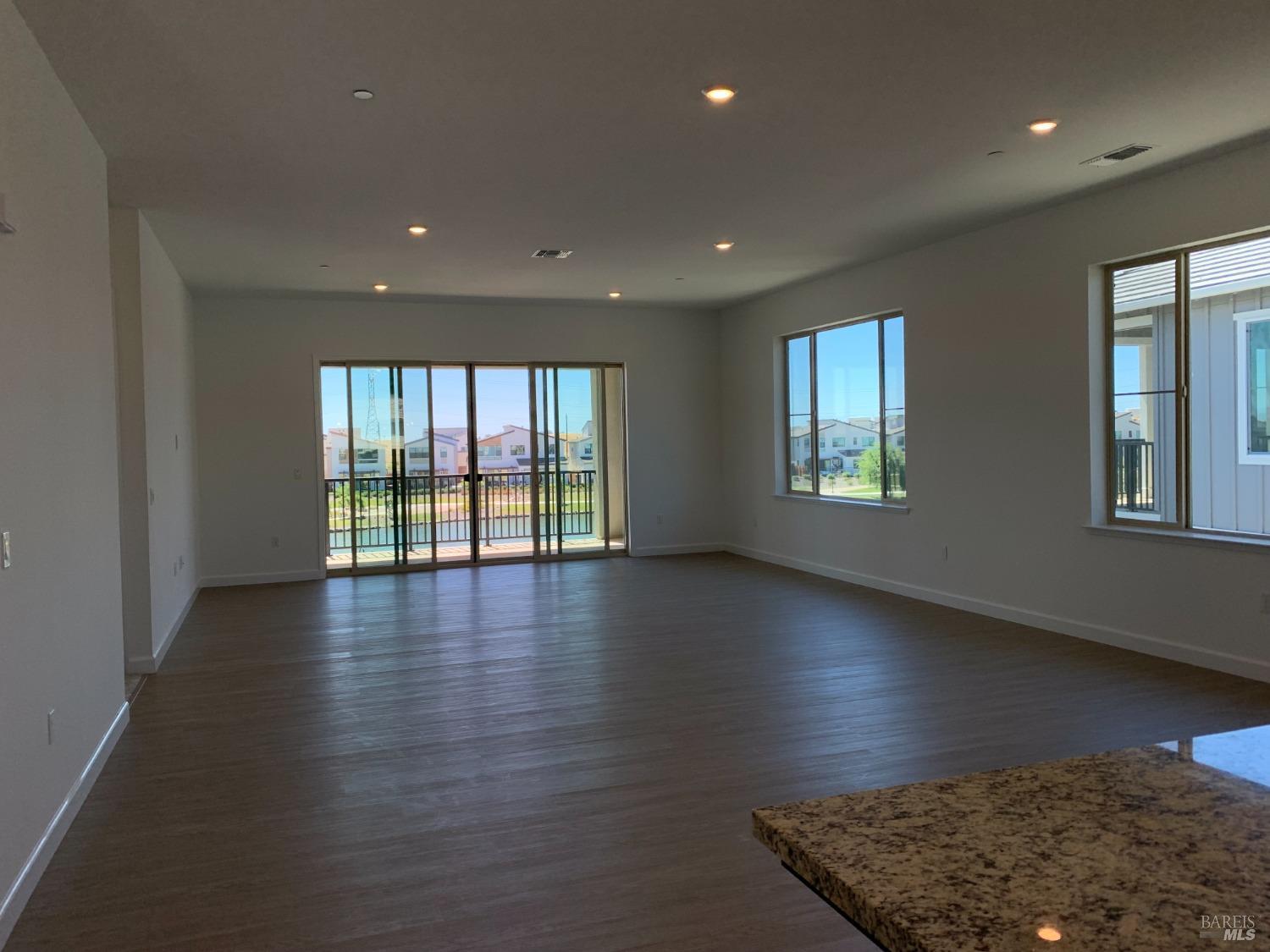 2438 Shore Vista Fairfield CA 94533