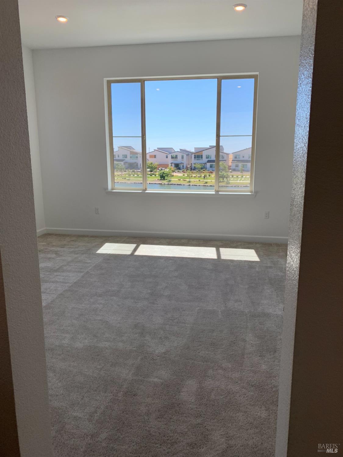 2438 Shore Vista Fairfield CA 94533