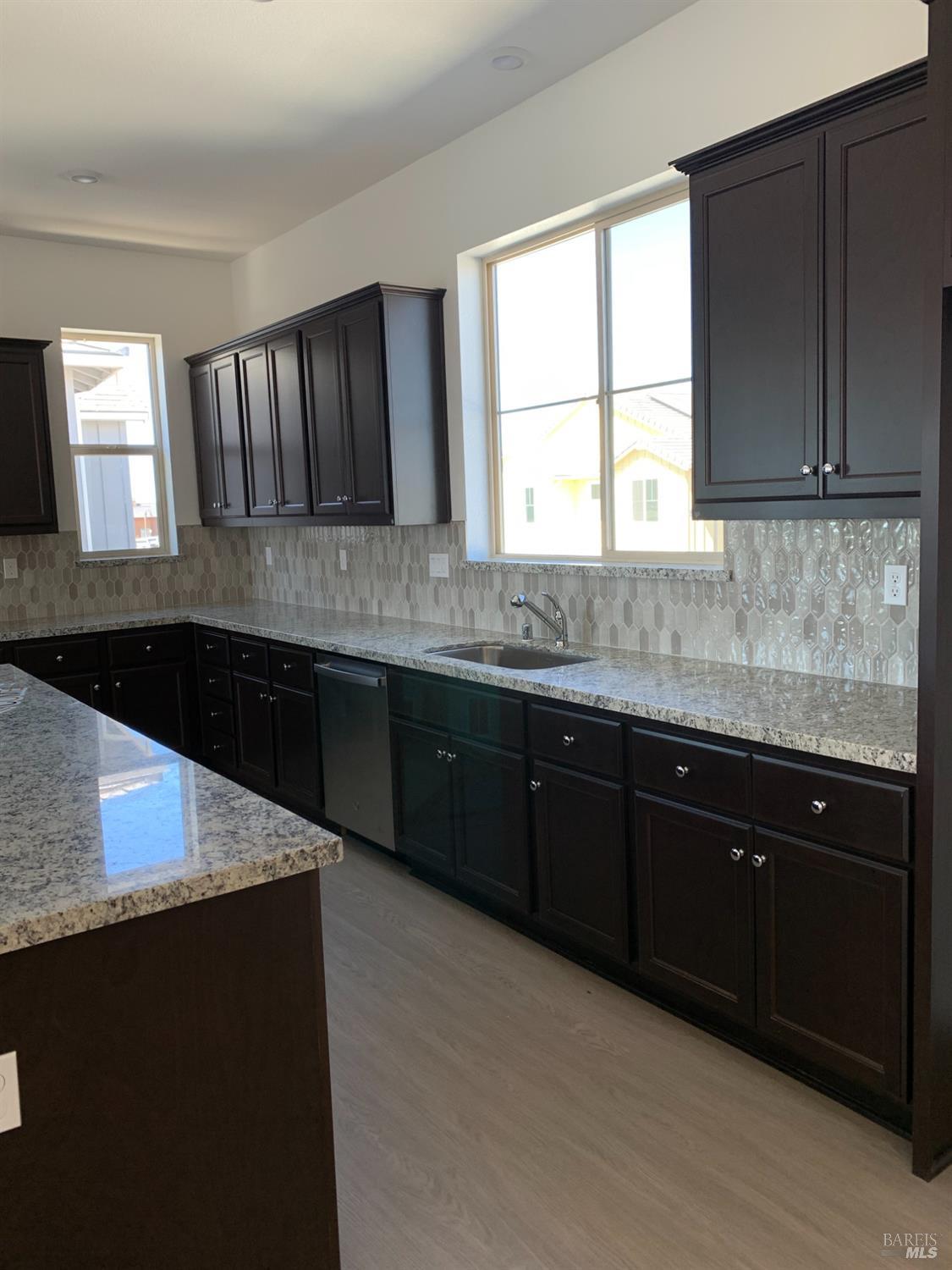 2438 Shore Vista Fairfield CA 94533