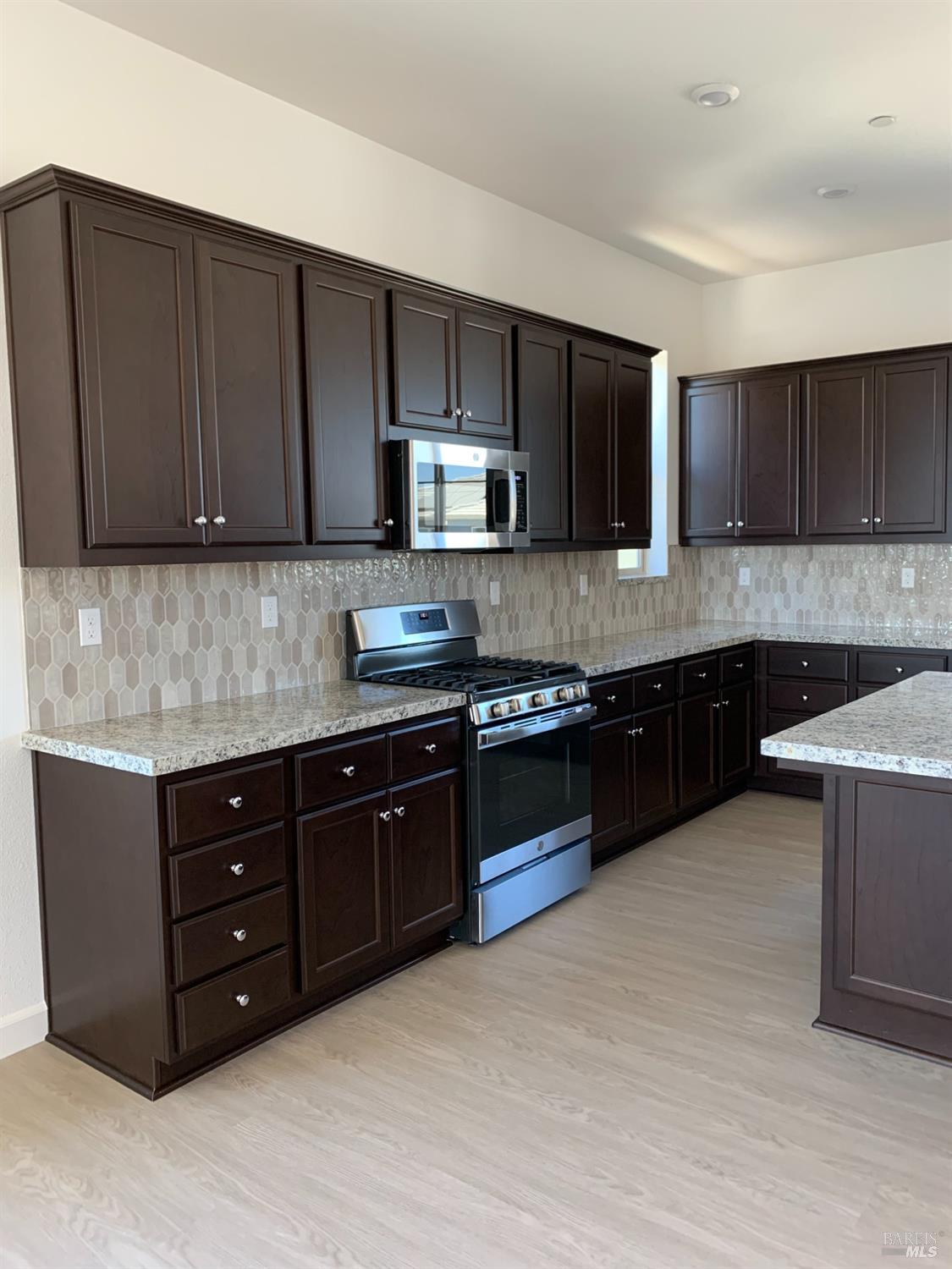 2438 Shore Vista Fairfield CA 94533
