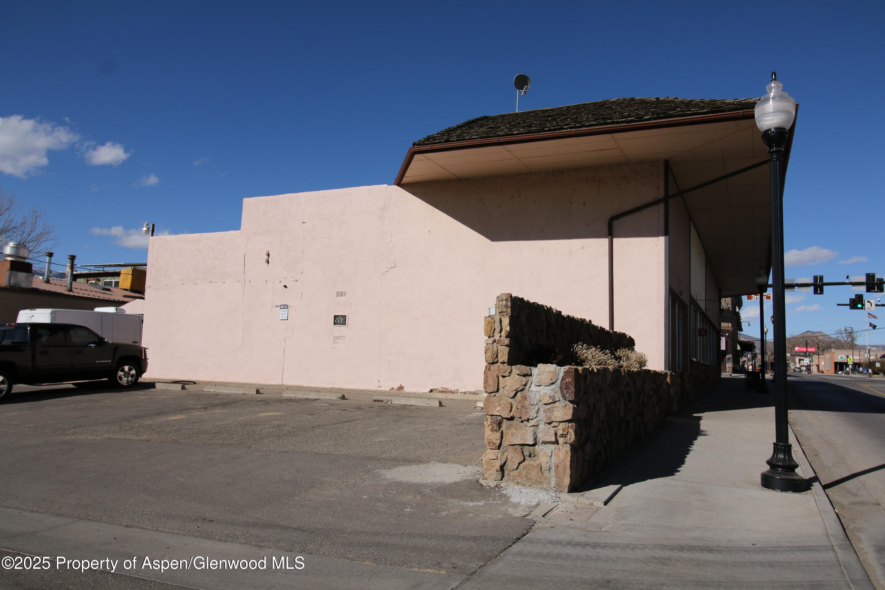 101 W 3rd Street Rifle CO 81650