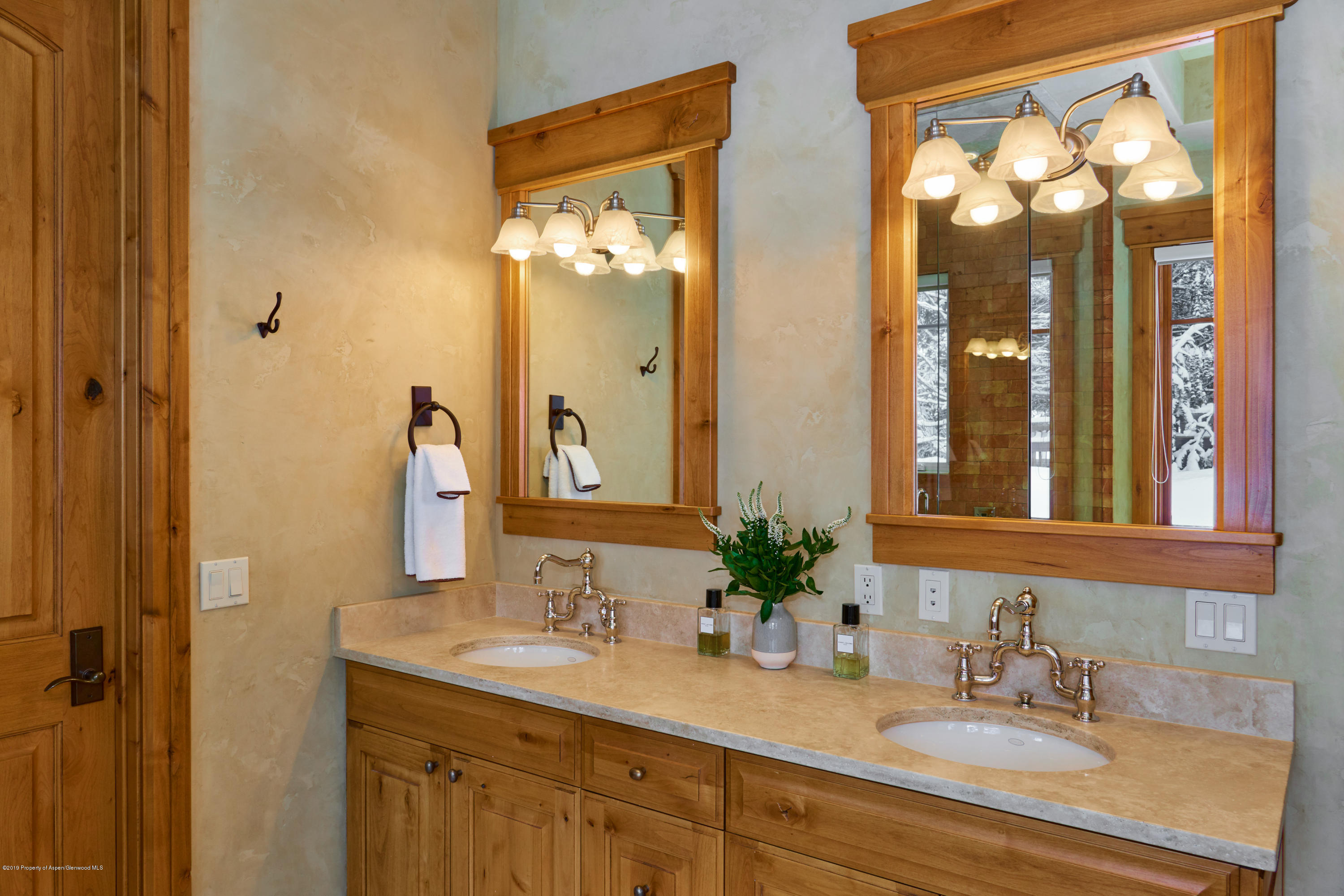 1227 Alta Vista Aspen CO 81611