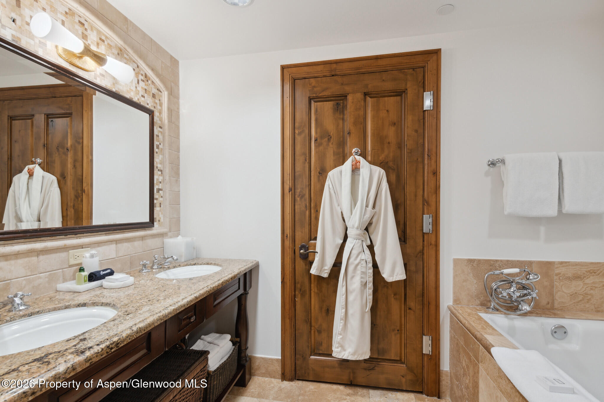 415 E Dean St, Unit 12, Week 28 Aspen CO 81611