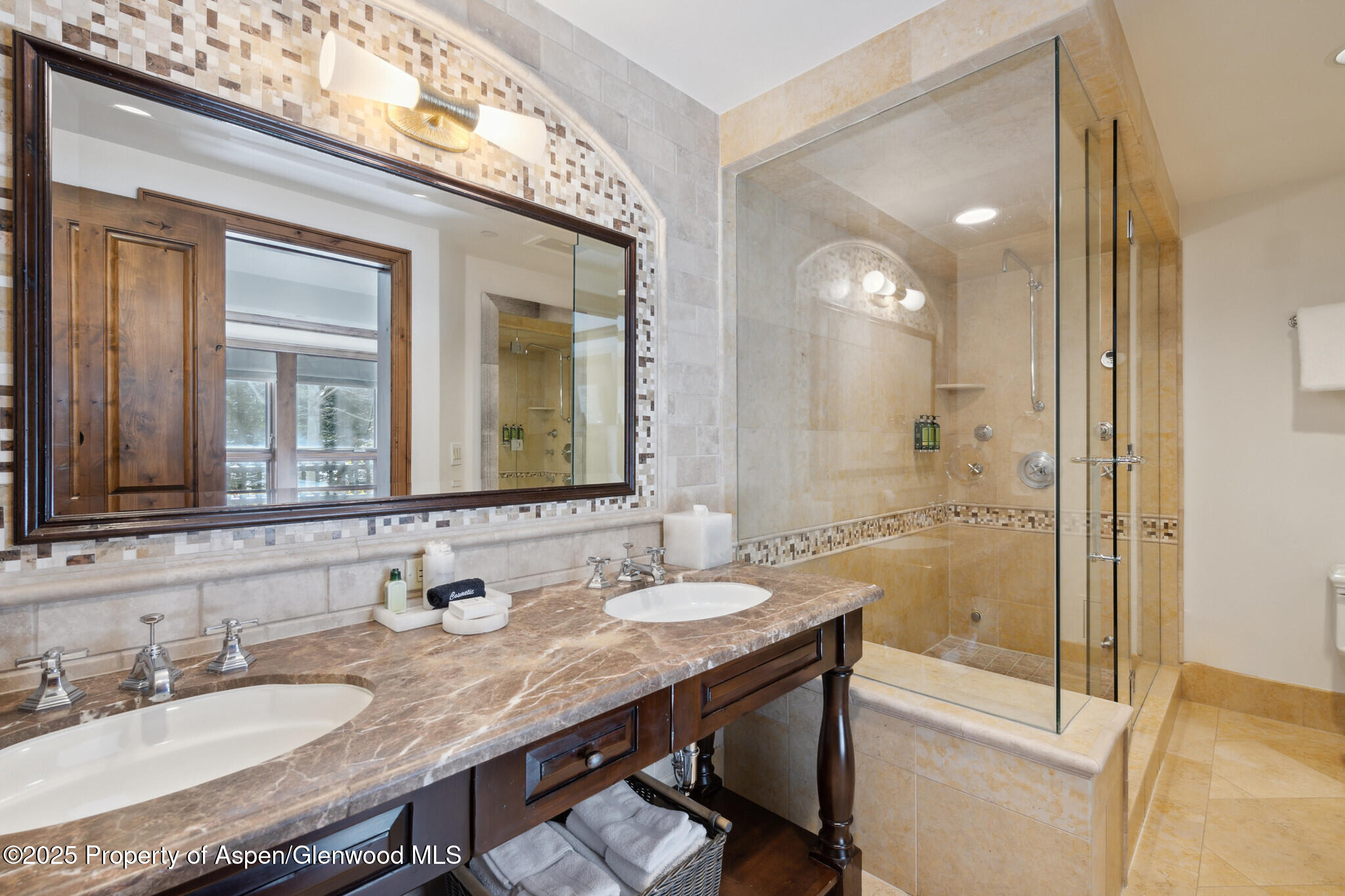 415 E Dean St, Unit 18, Week 27 Aspen CO 81611