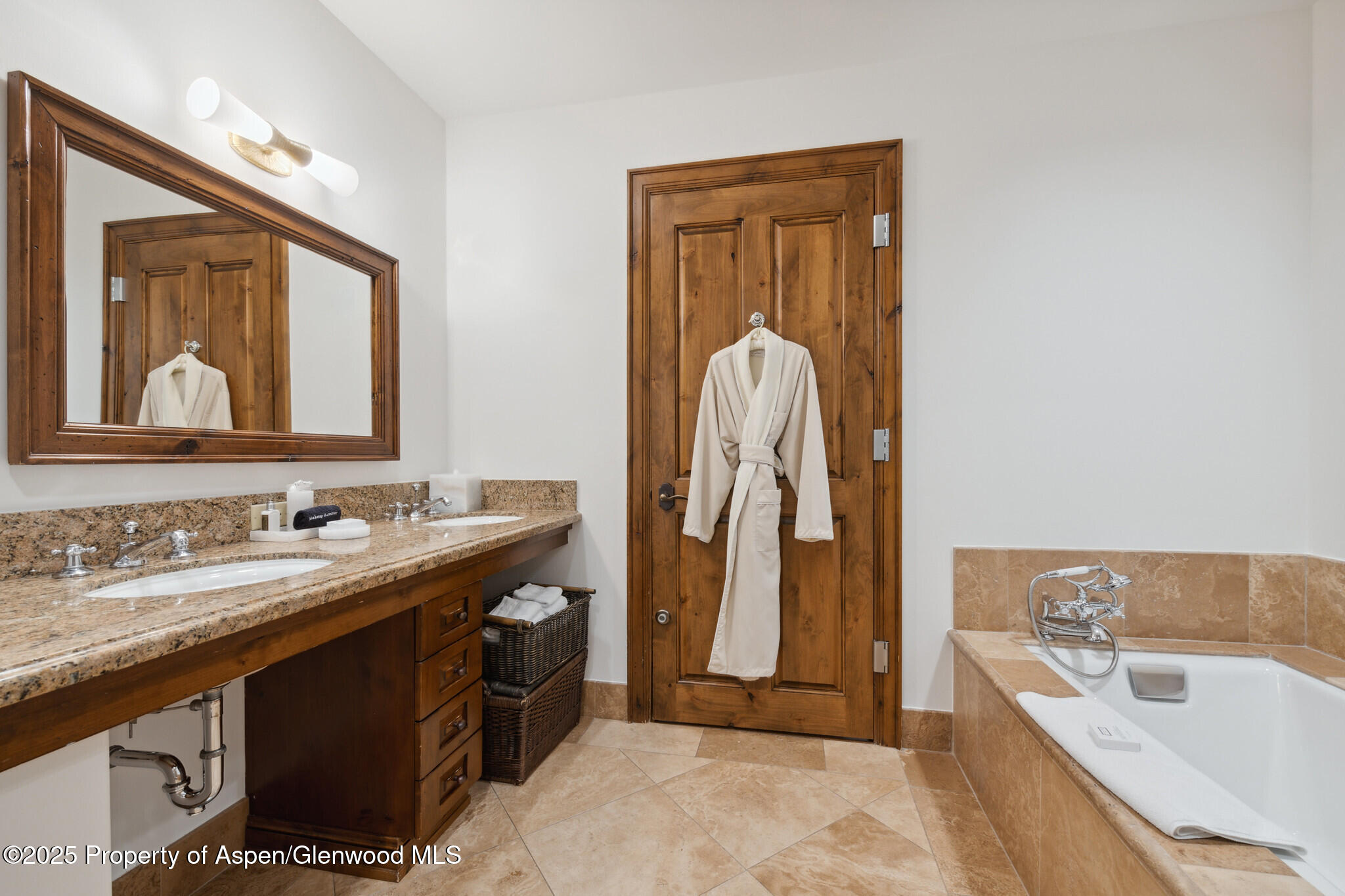 415 E Dean St., Unit 2, Week 31 Aspen CO 81611