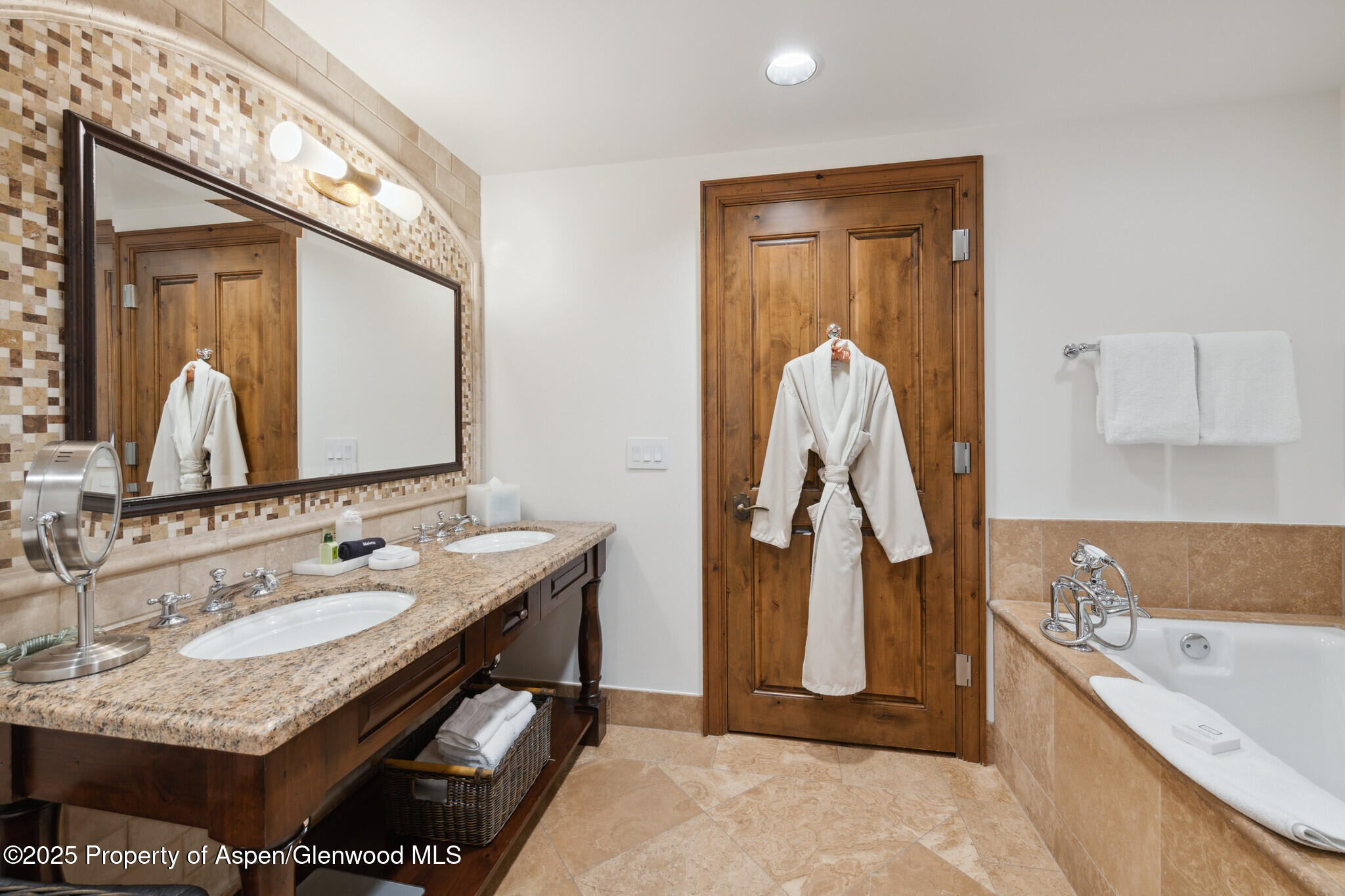 415 E Dean St., Unit 38, Week 33 Aspen CO 81611