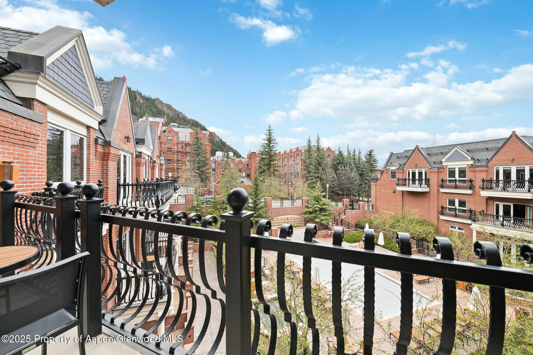 415 E Dean St., Unit 38, Week 33 Aspen CO 81611