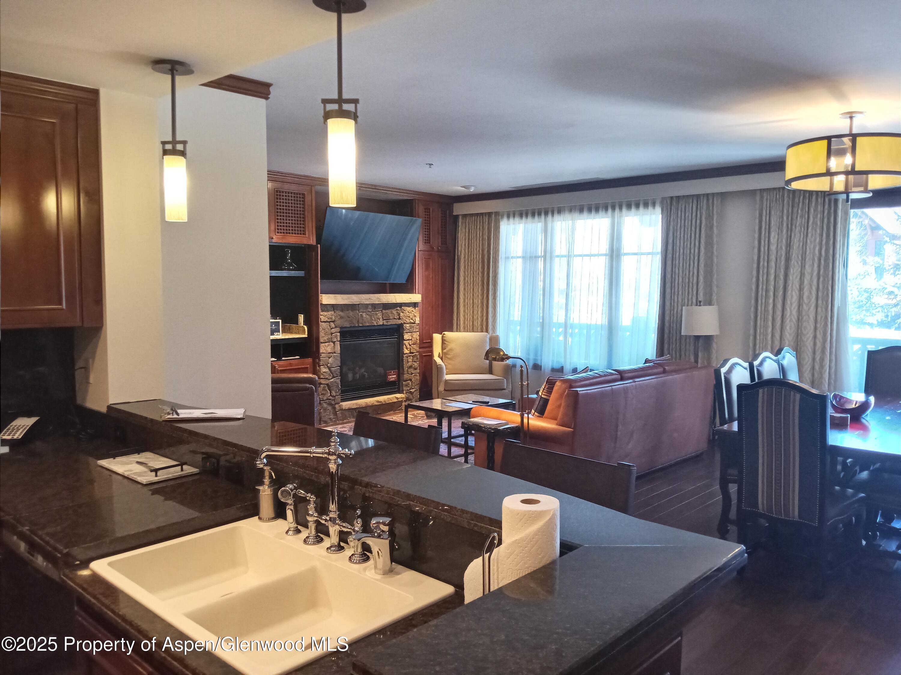 197 Prospector Road Aspen CO 81611