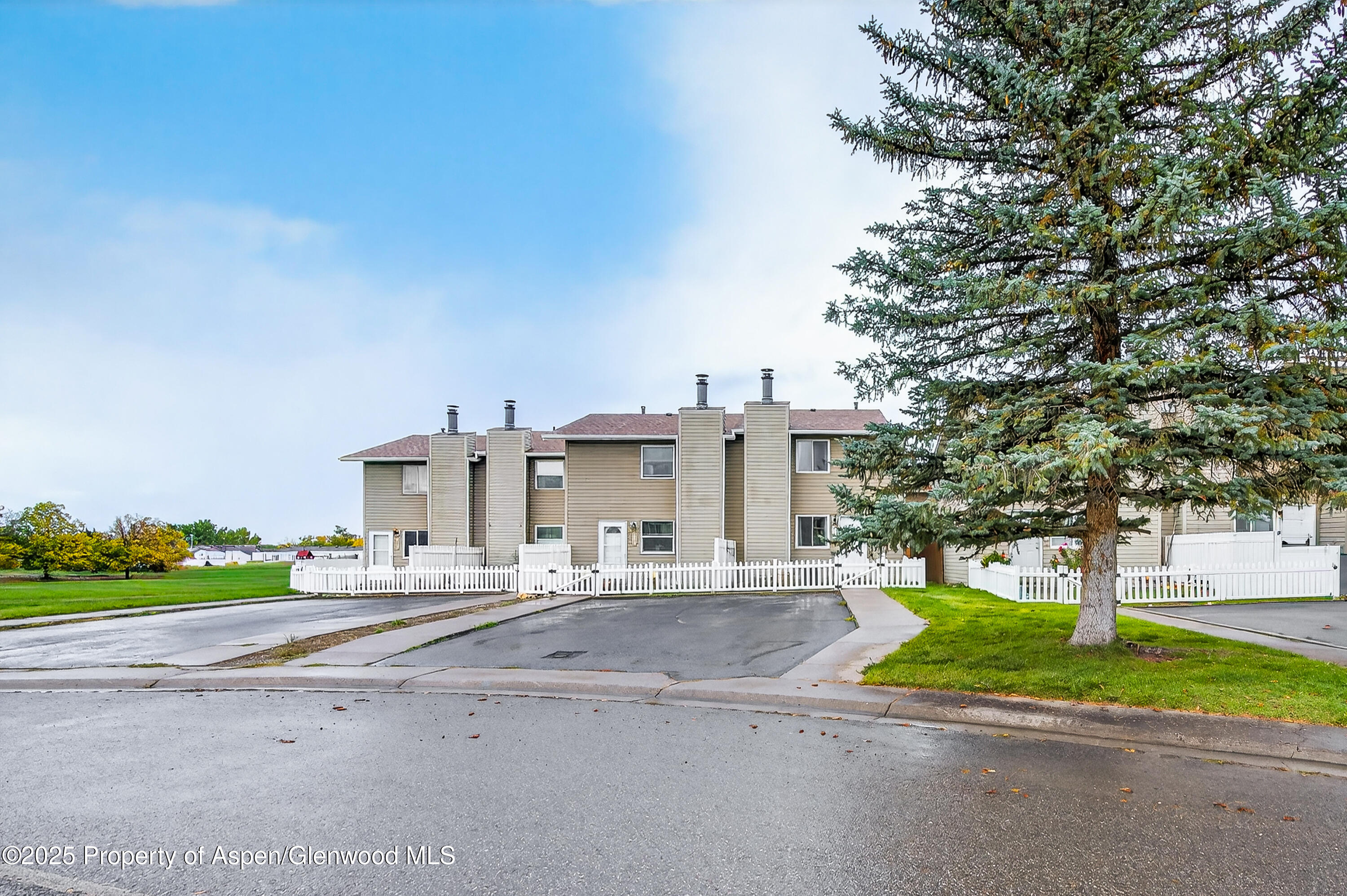 2409 24th Place Rifle CO 81650