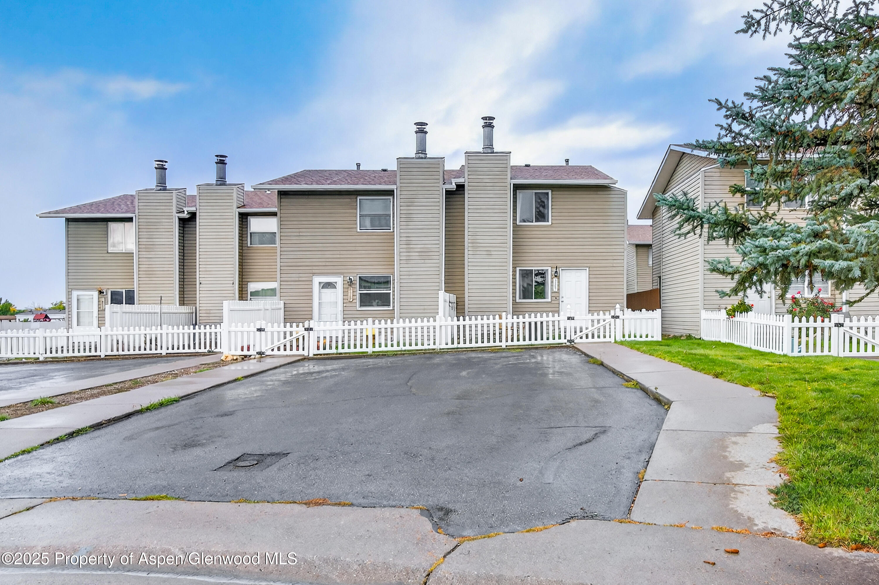 2409 24th Place Rifle CO 81650