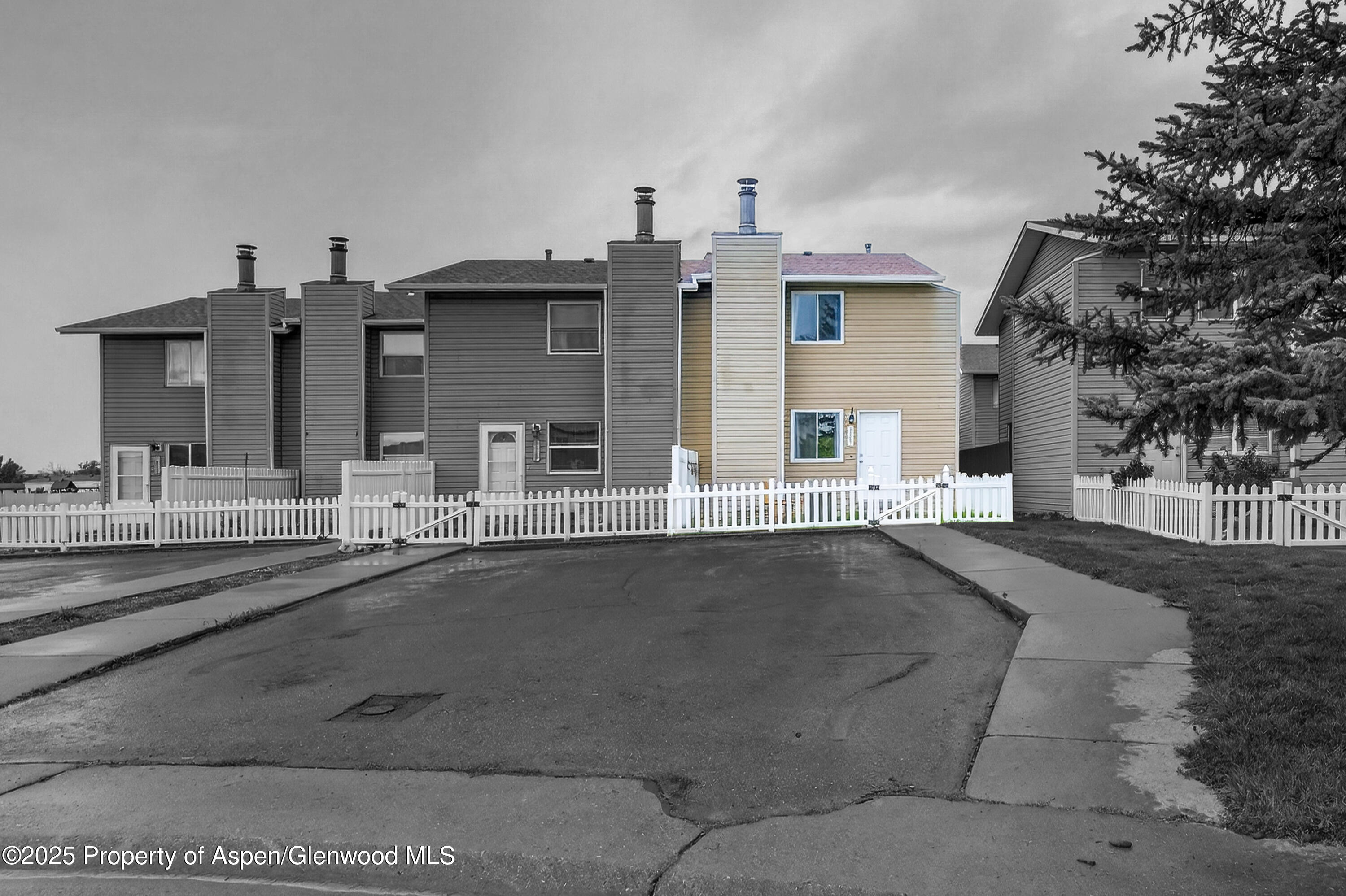 2409 24th Place Rifle CO 81650