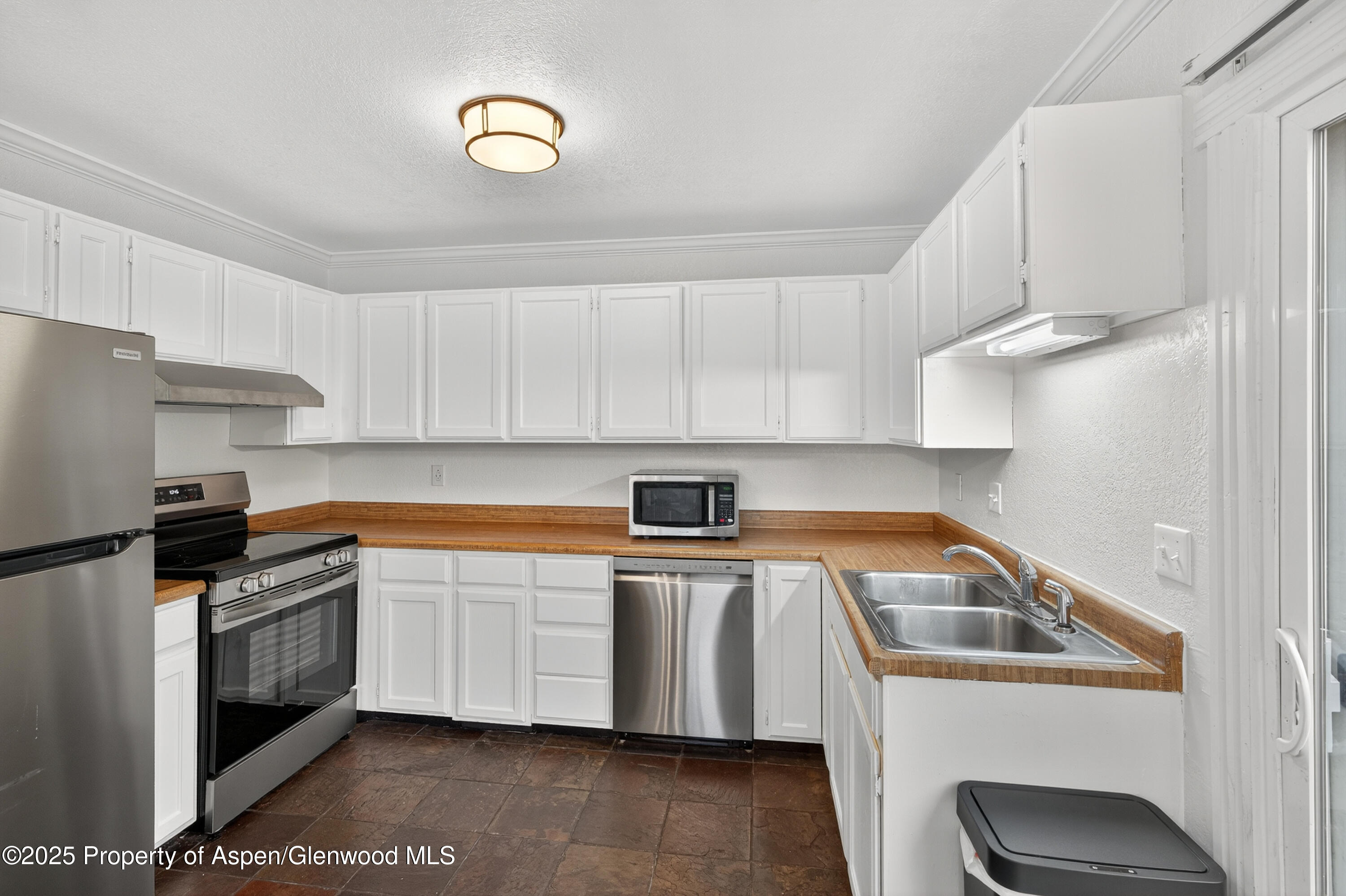 2409 24th Place Rifle CO 81650