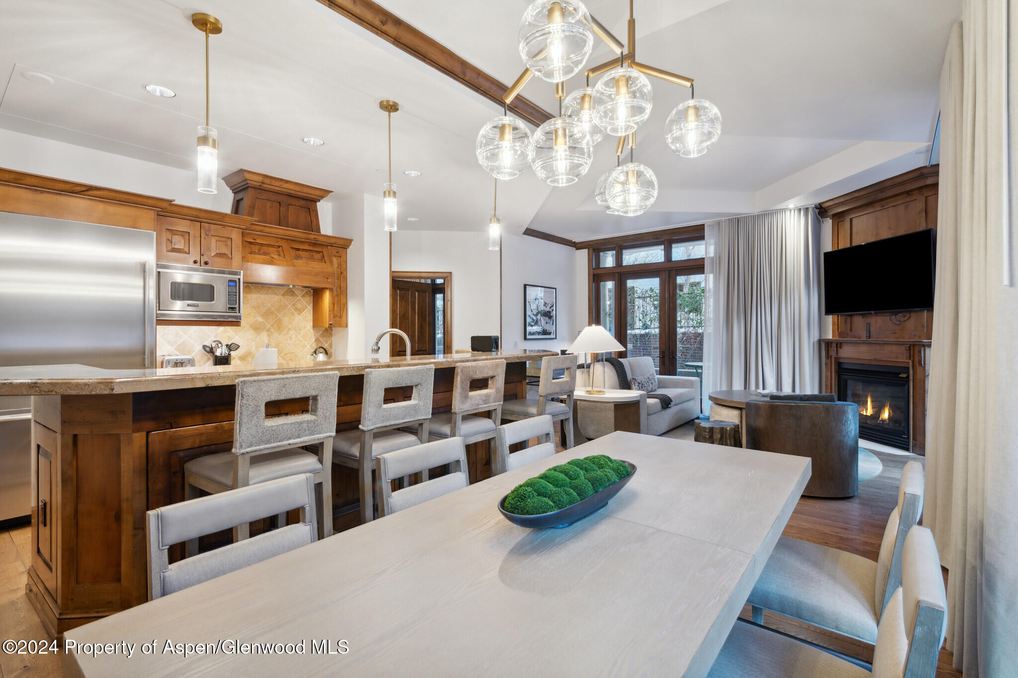 415 E Dean Street, Unit 3 Week 11 Aspen CO 81611