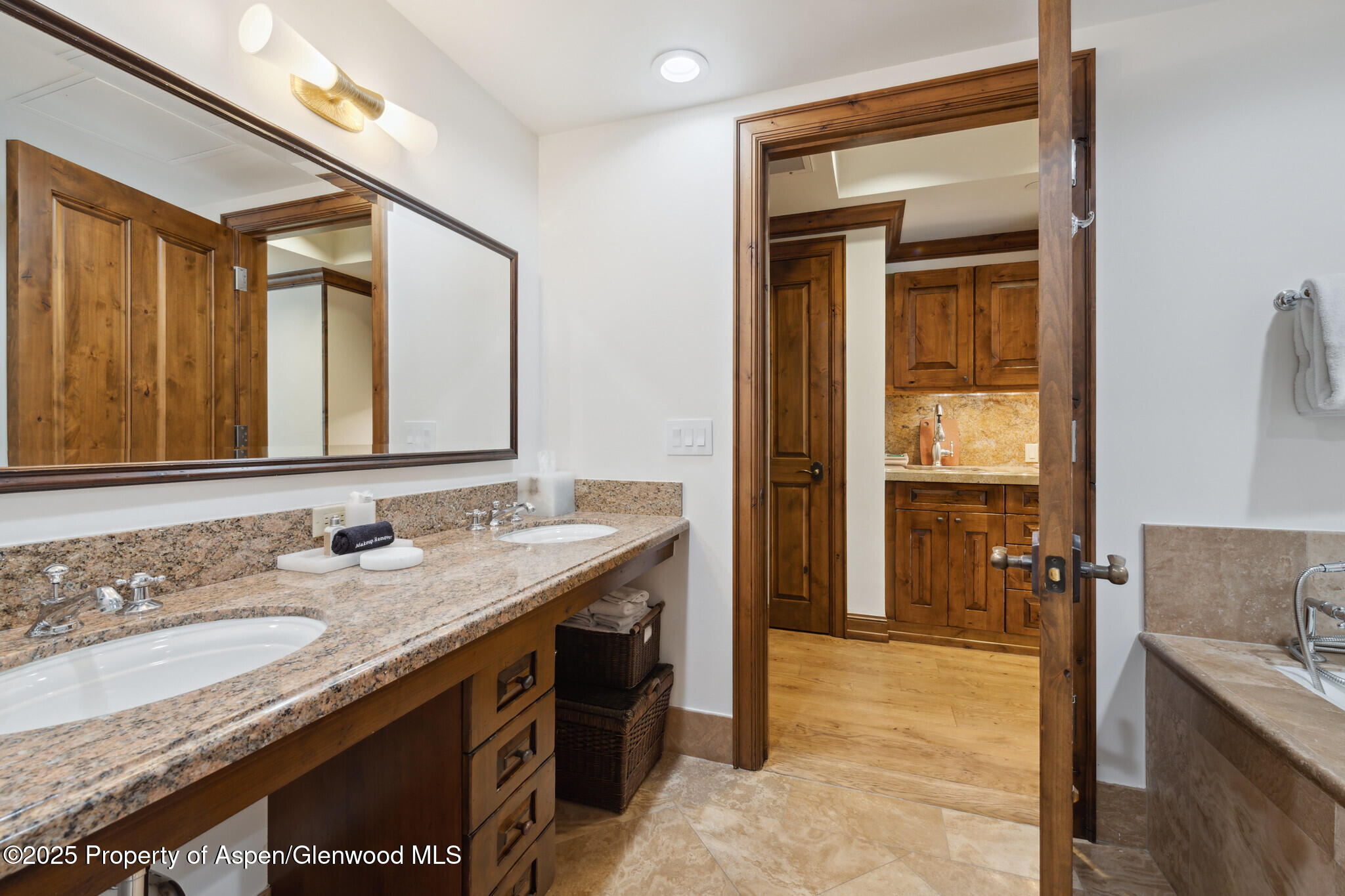 415 E Dean St, #47, Weeks 51/52 Aspen CO 81611