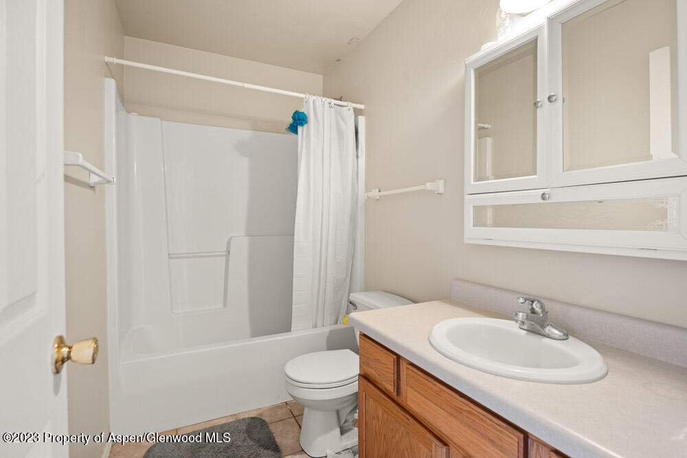 2454 Howard Avenue Rifle CO 81650
