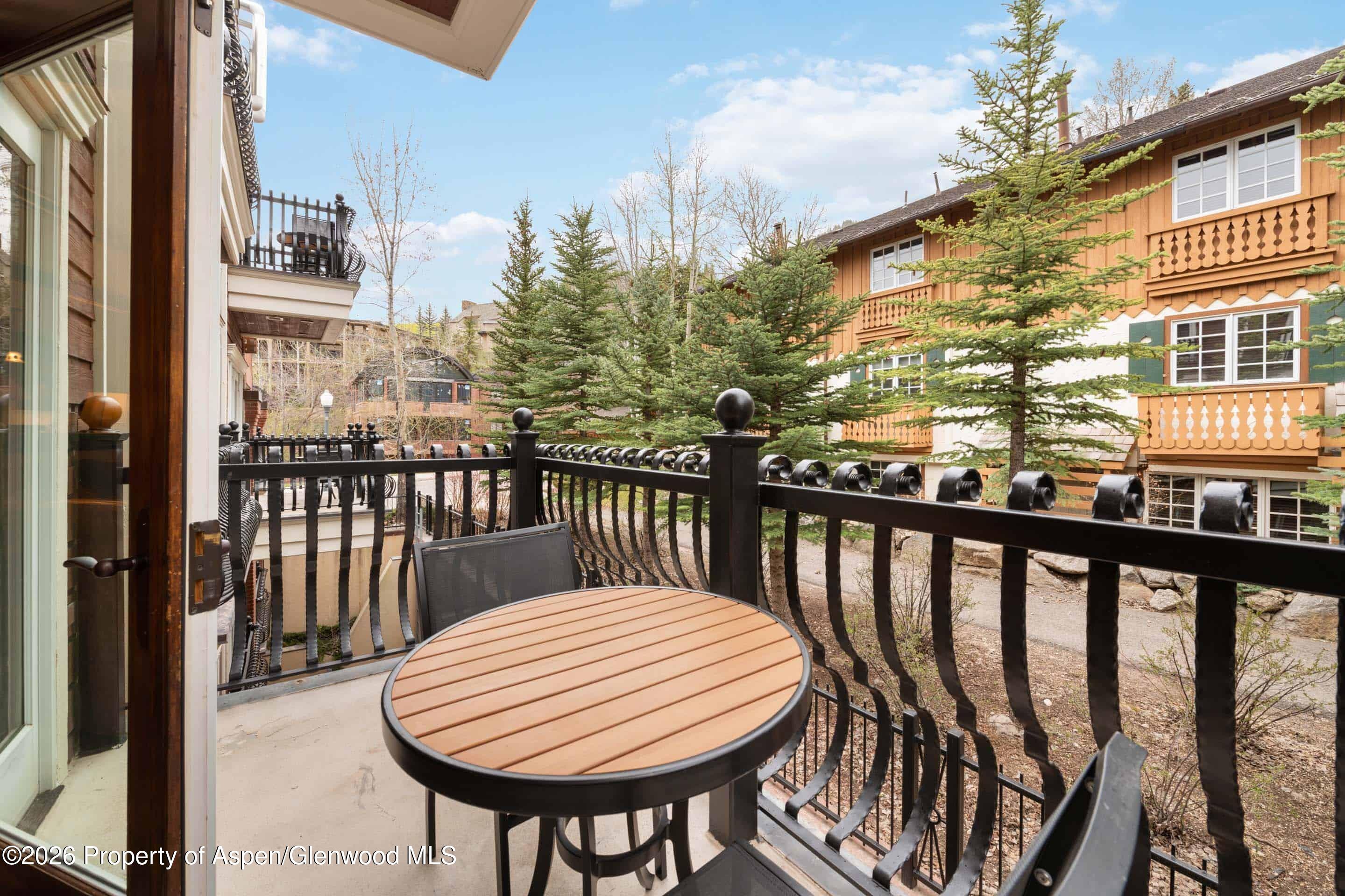 415 E Dean St, Unit 43, Week 12 Aspen CO 81611