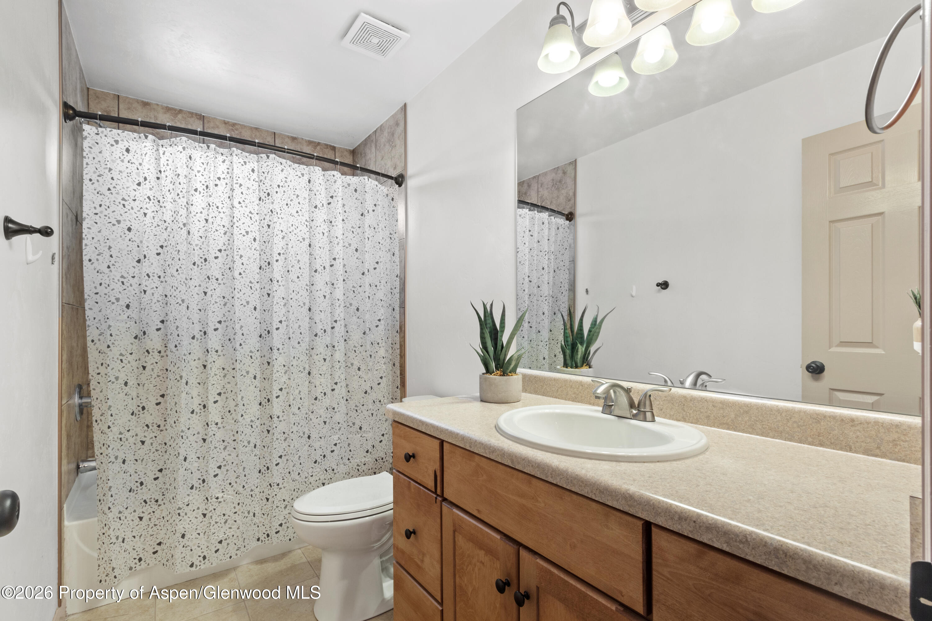 837 E 17th Street Rifle CO 81650