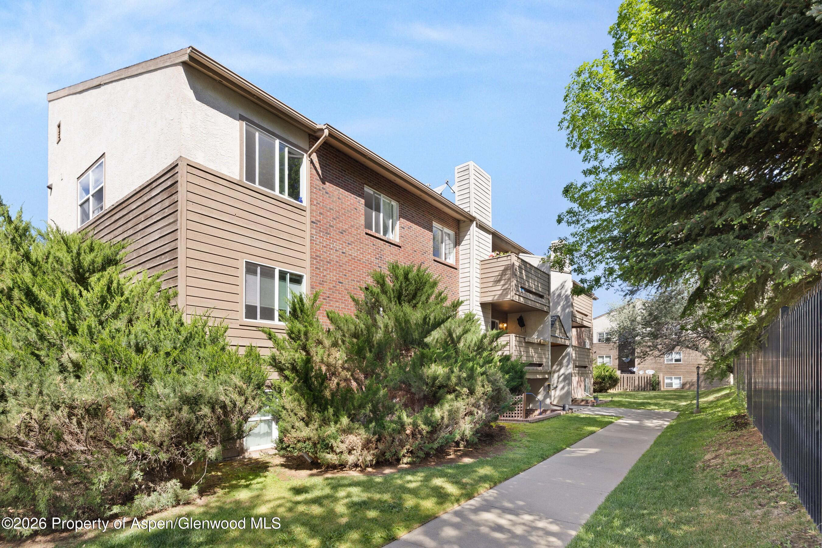 Carbondale CO, 85 Meadow Wood Drive, Unit B4