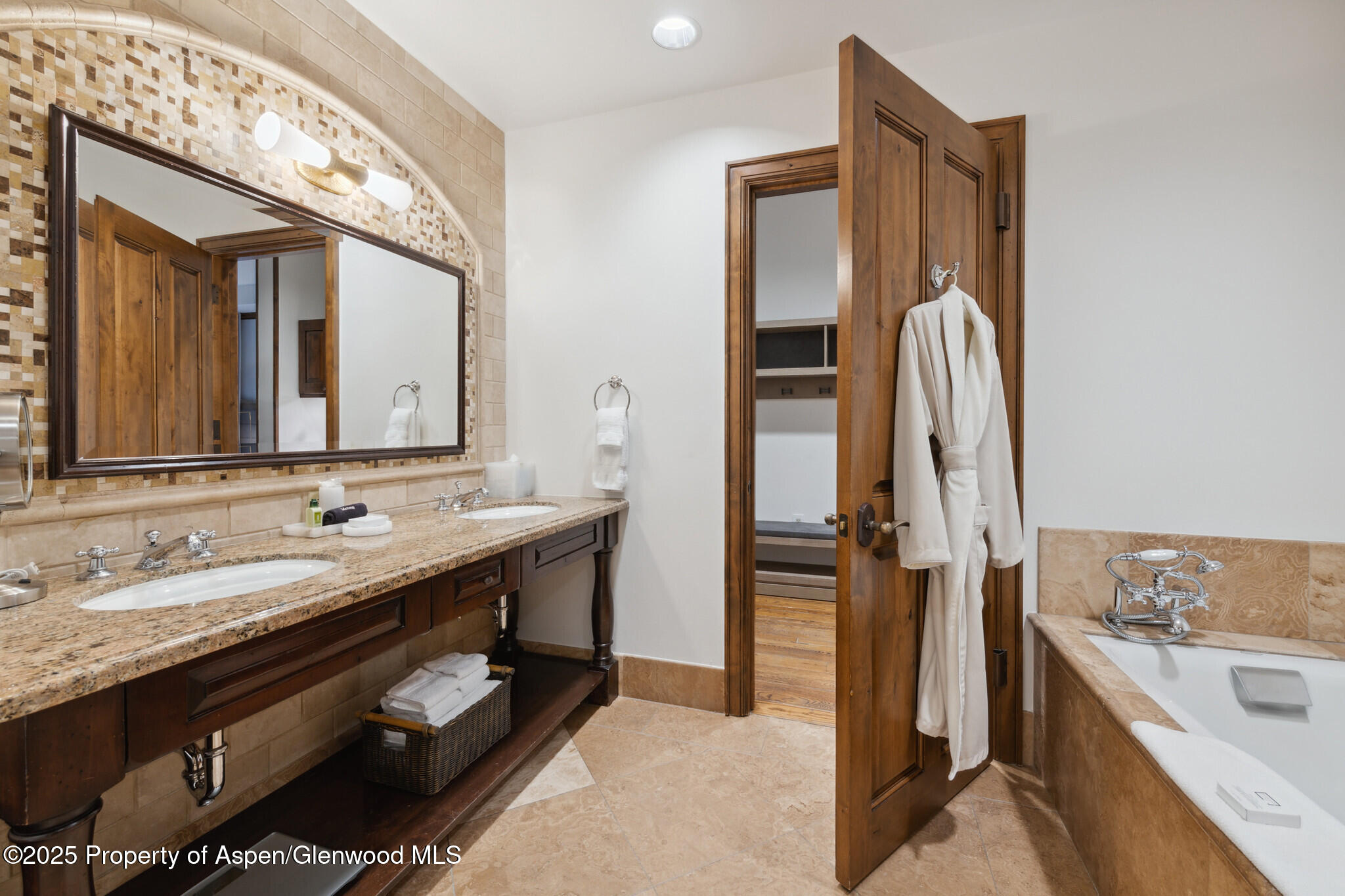 415 E Dean St., Unit 4, Week 32 Aspen CO 81611